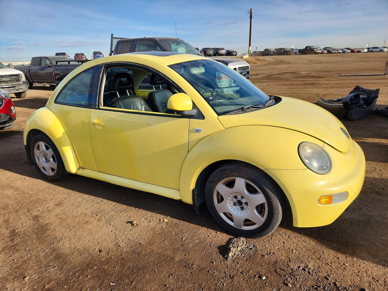 1999 Volkswagen New Beetle Gls Yellow vin: 3VWCA21C3XM452916