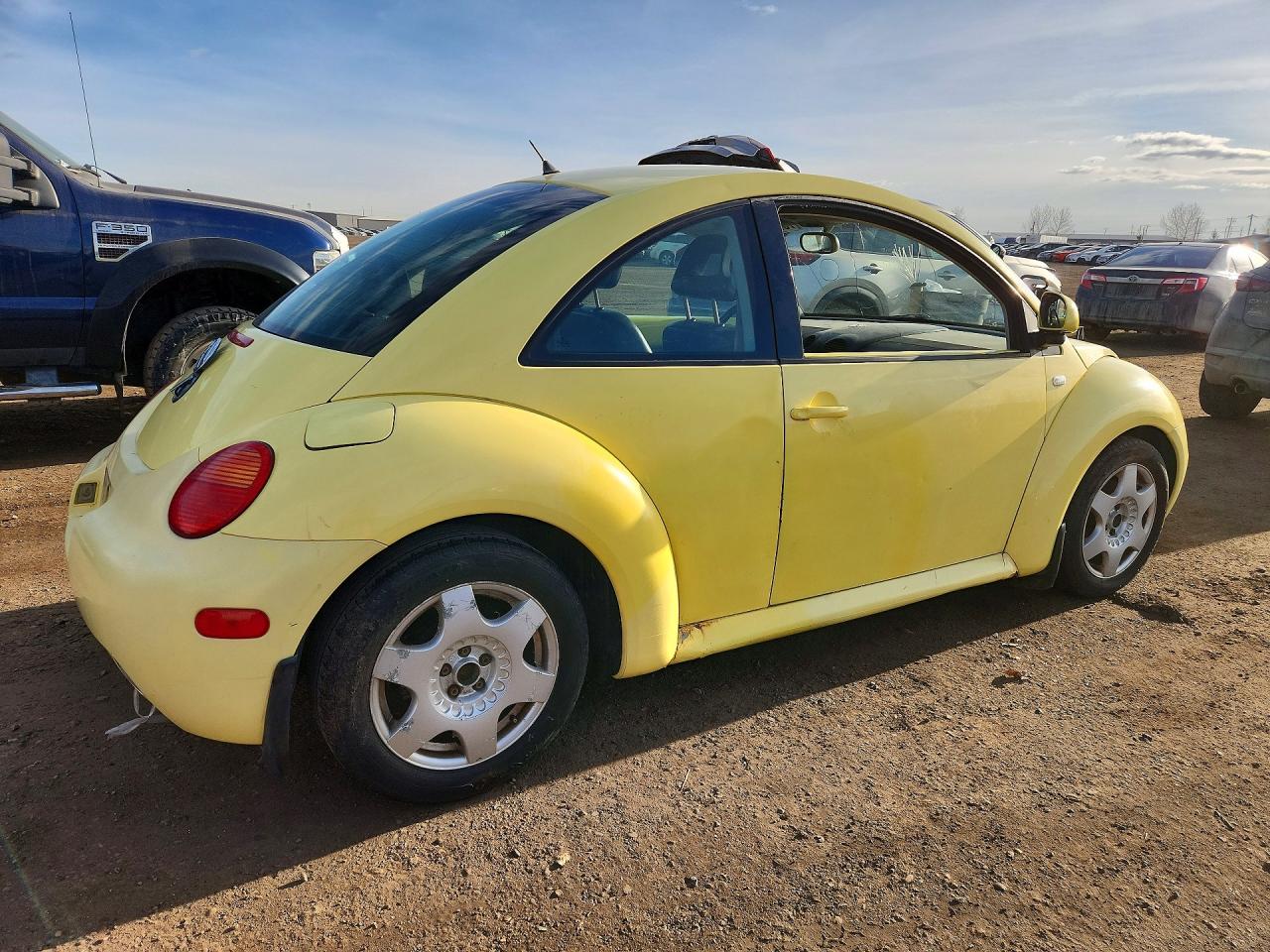 1999 Volkswagen New Beetle Gls Yellow vin: 3VWCA21C3XM452916