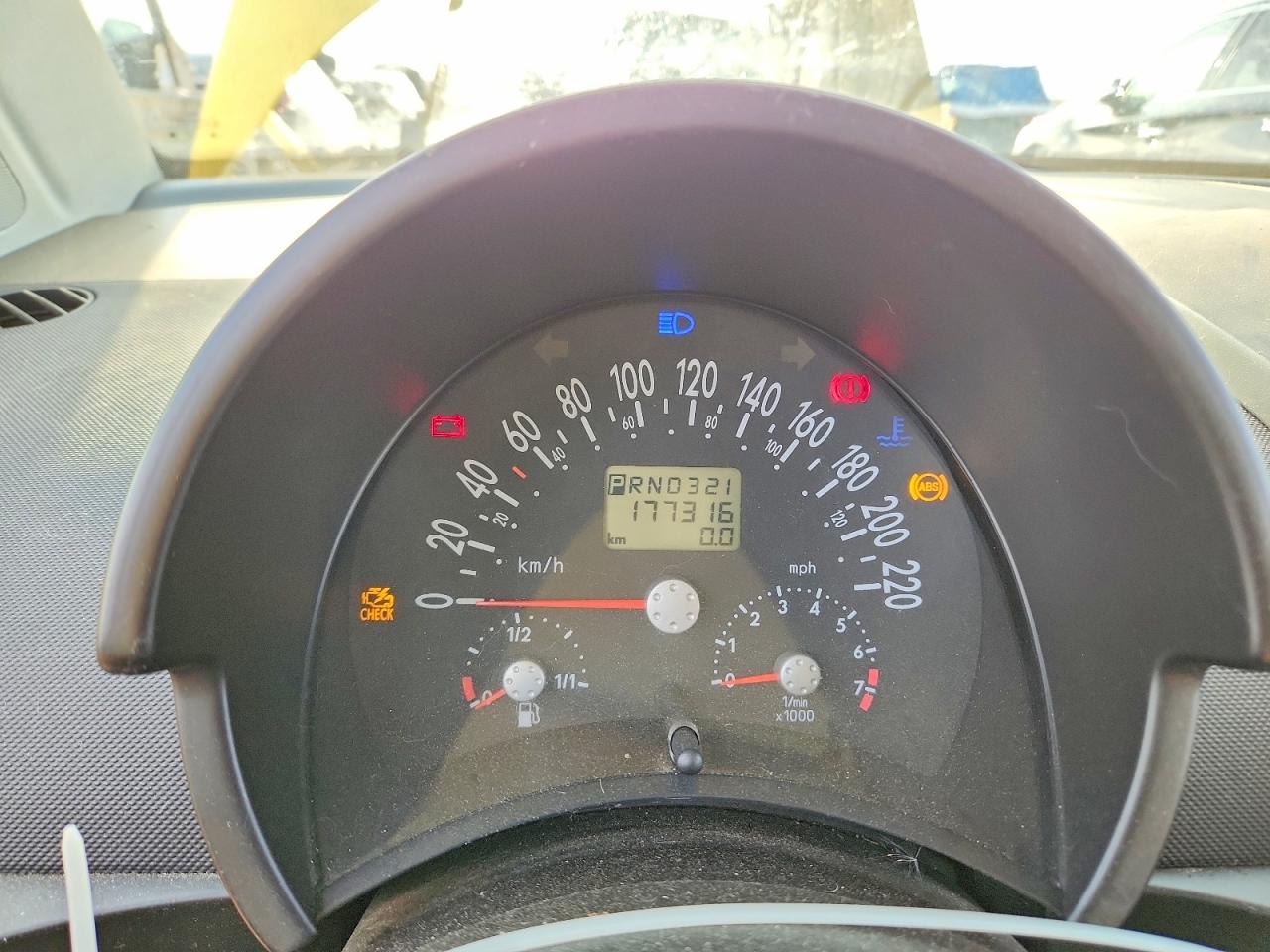 1999 Volkswagen New Beetle Gls Yellow vin: 3VWCA21C3XM452916