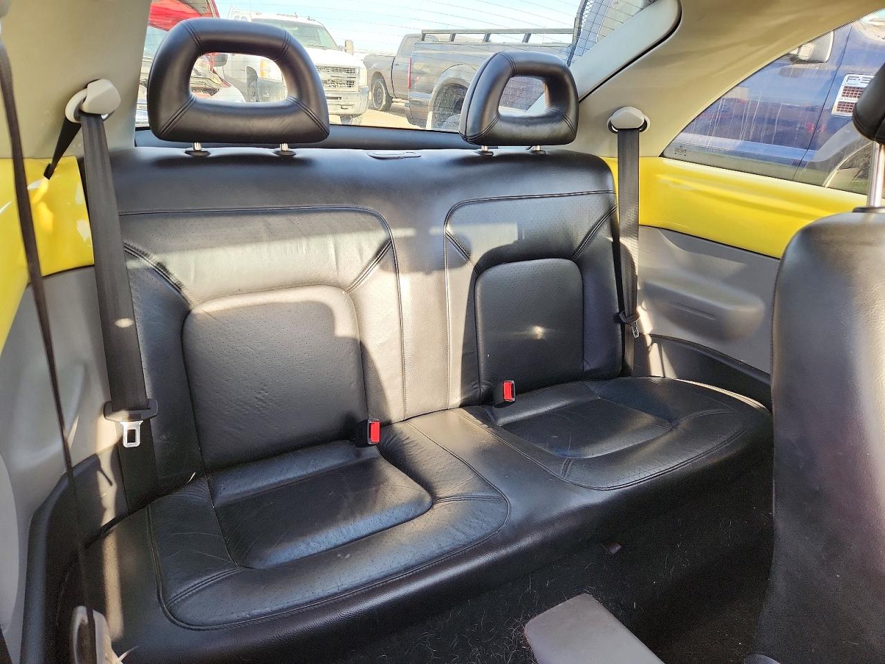1999 Volkswagen New Beetle Gls Yellow vin: 3VWCA21C3XM452916