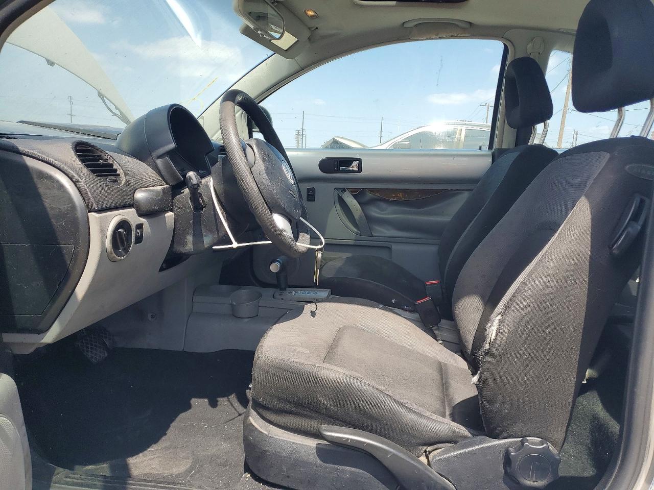 2000 Volkswagen New Beetle Gls Silver vin: 3VWCA21C3YM477882