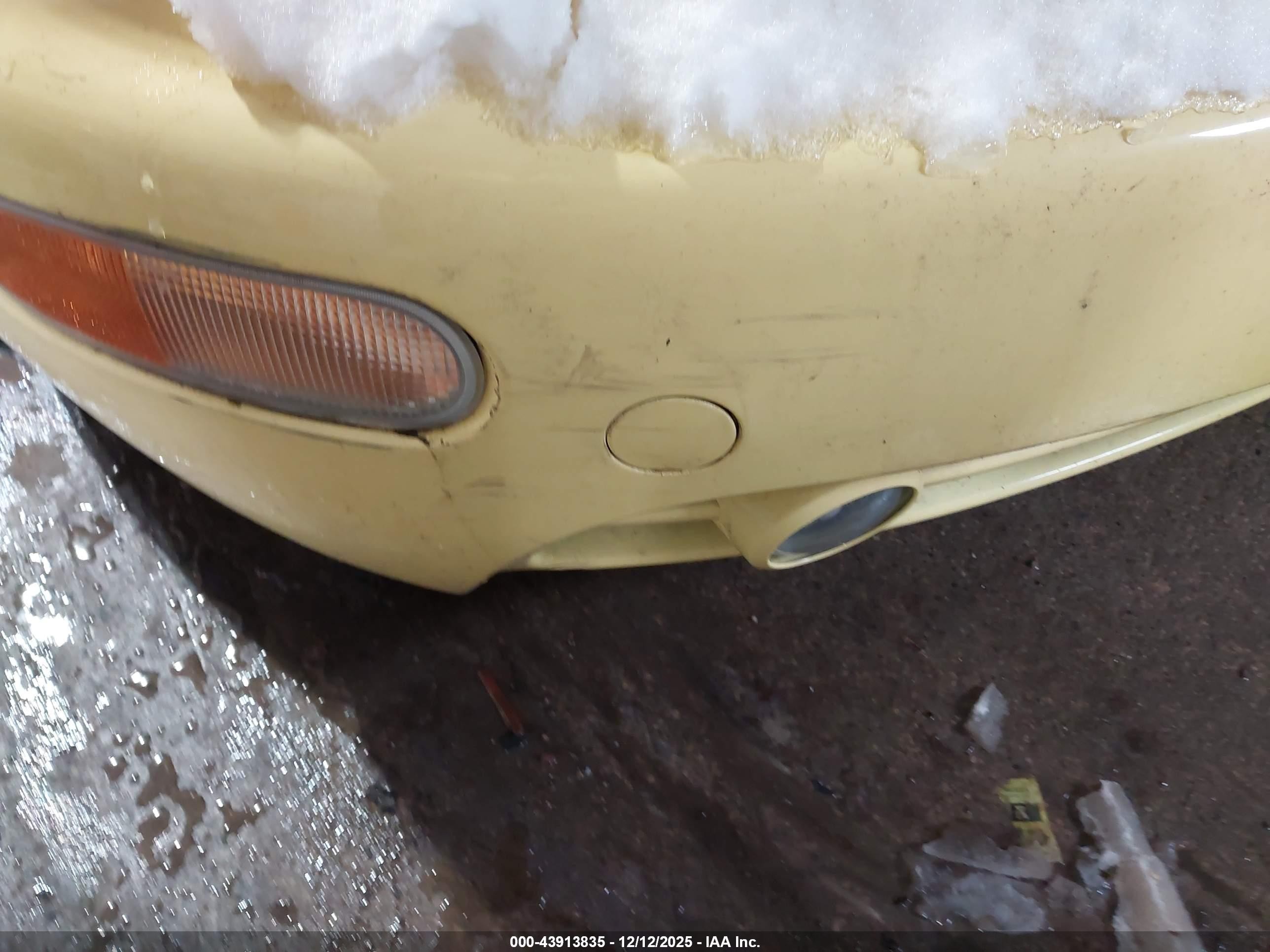 1999 Volkswagen New Beetle Gls Yellow vin: 3VWCA21C6XM417206