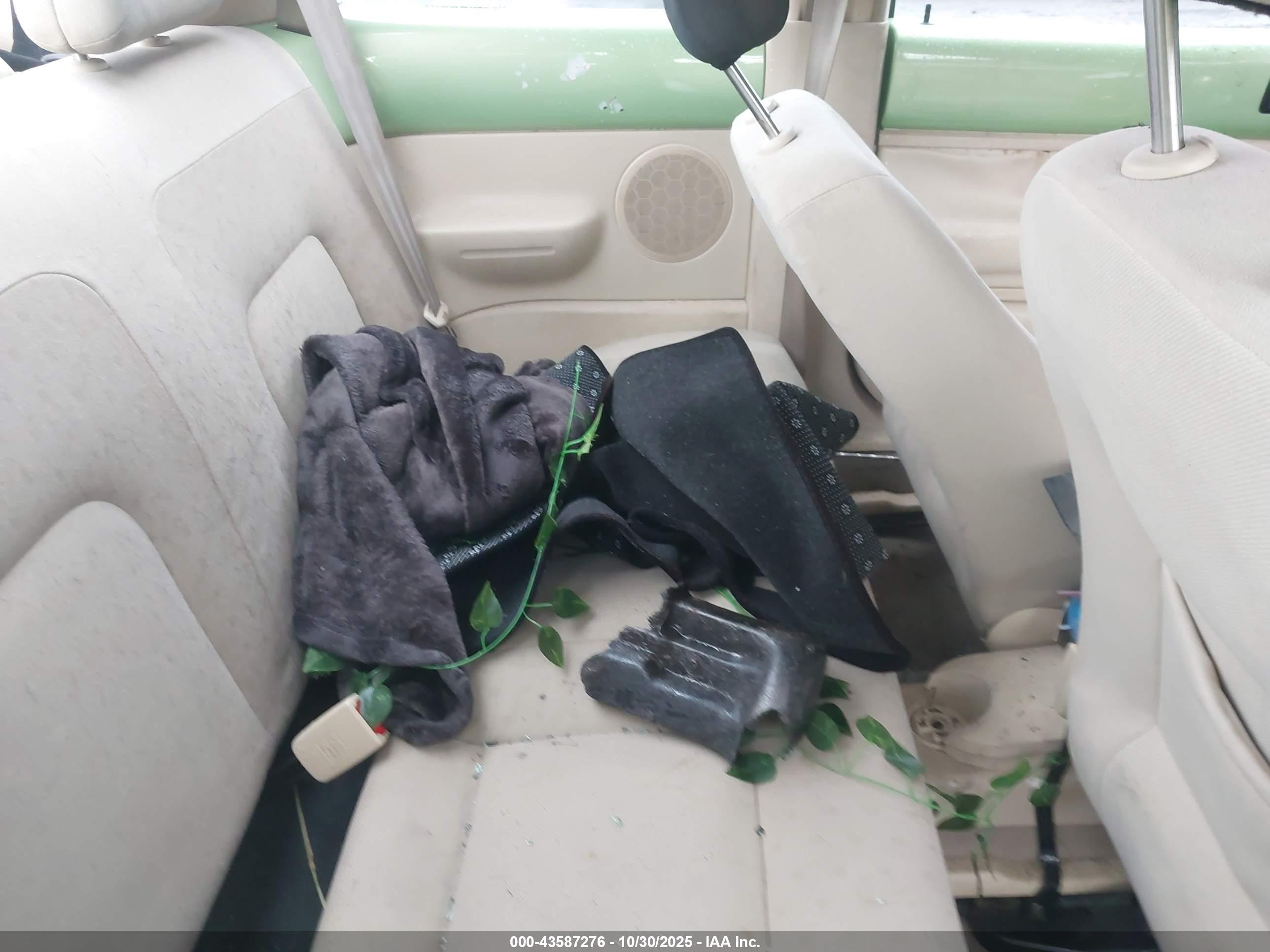 1999 Volkswagen New Beetle Gls Green vin: 3VWCA21C7XM422916