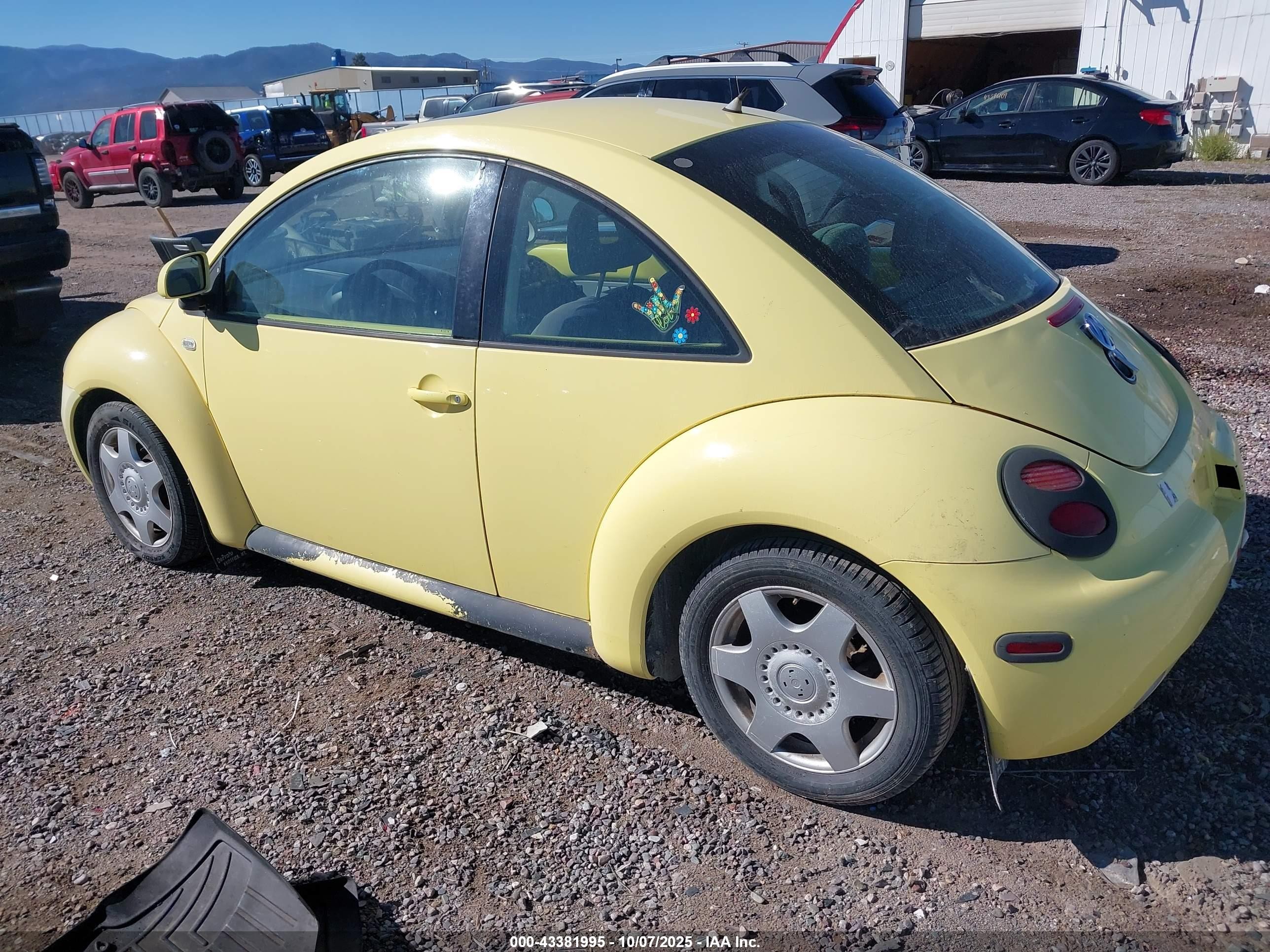 1999 Volkswagen New Beetle Gls Yellow vin: 3VWCA21C7XM459531