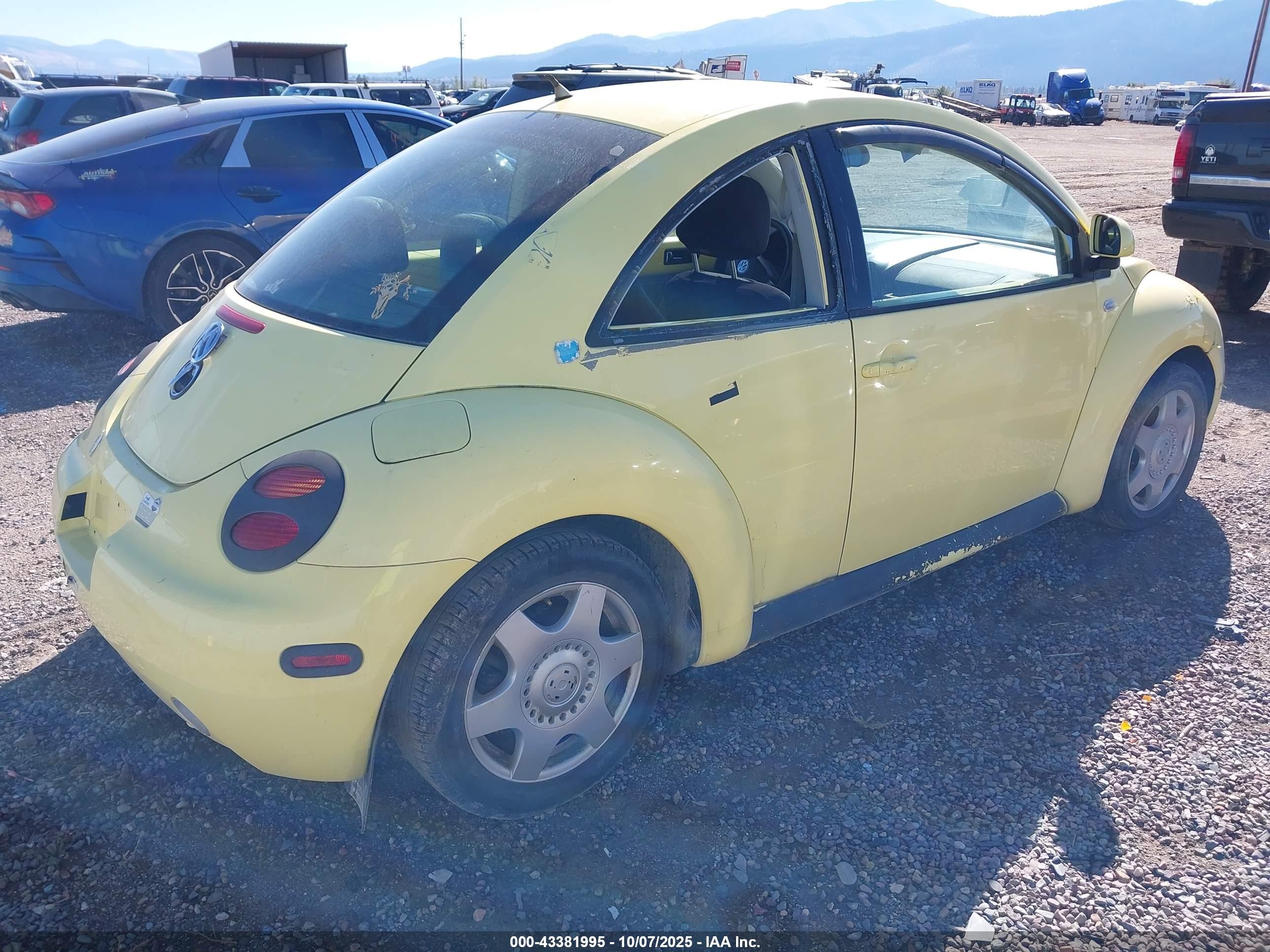 1999 Volkswagen New Beetle Gls Yellow vin: 3VWCA21C7XM459531