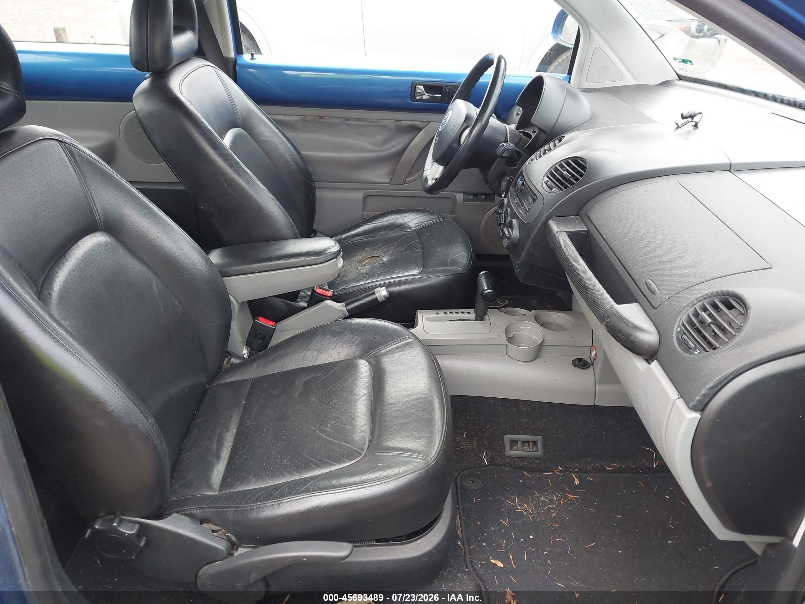 2000 Volkswagen New Beetle Gls Blue vin: 3VWCA21C7YM403235