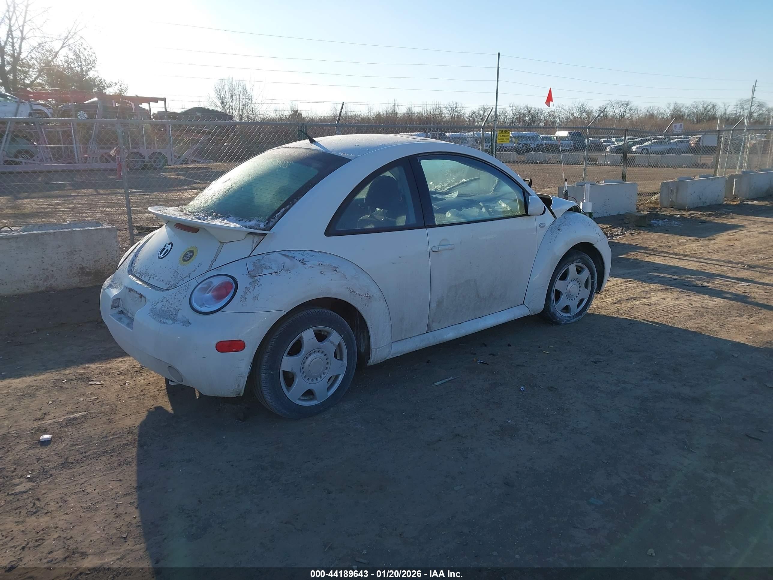 2001 Volkswagen New Beetle Gls White vin: 3VWCB21C01M435057