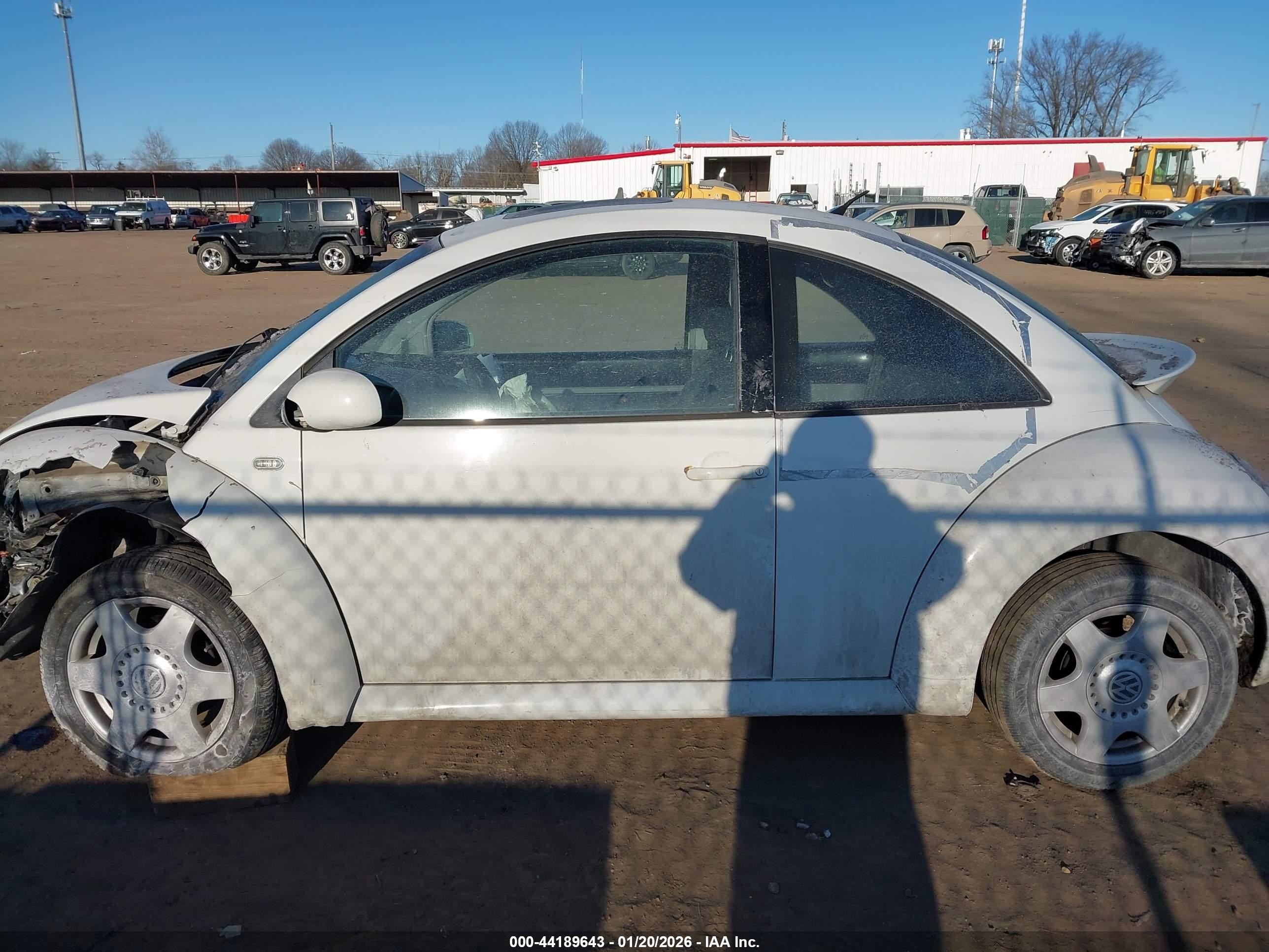 2001 Volkswagen New Beetle Gls White vin: 3VWCB21C01M435057