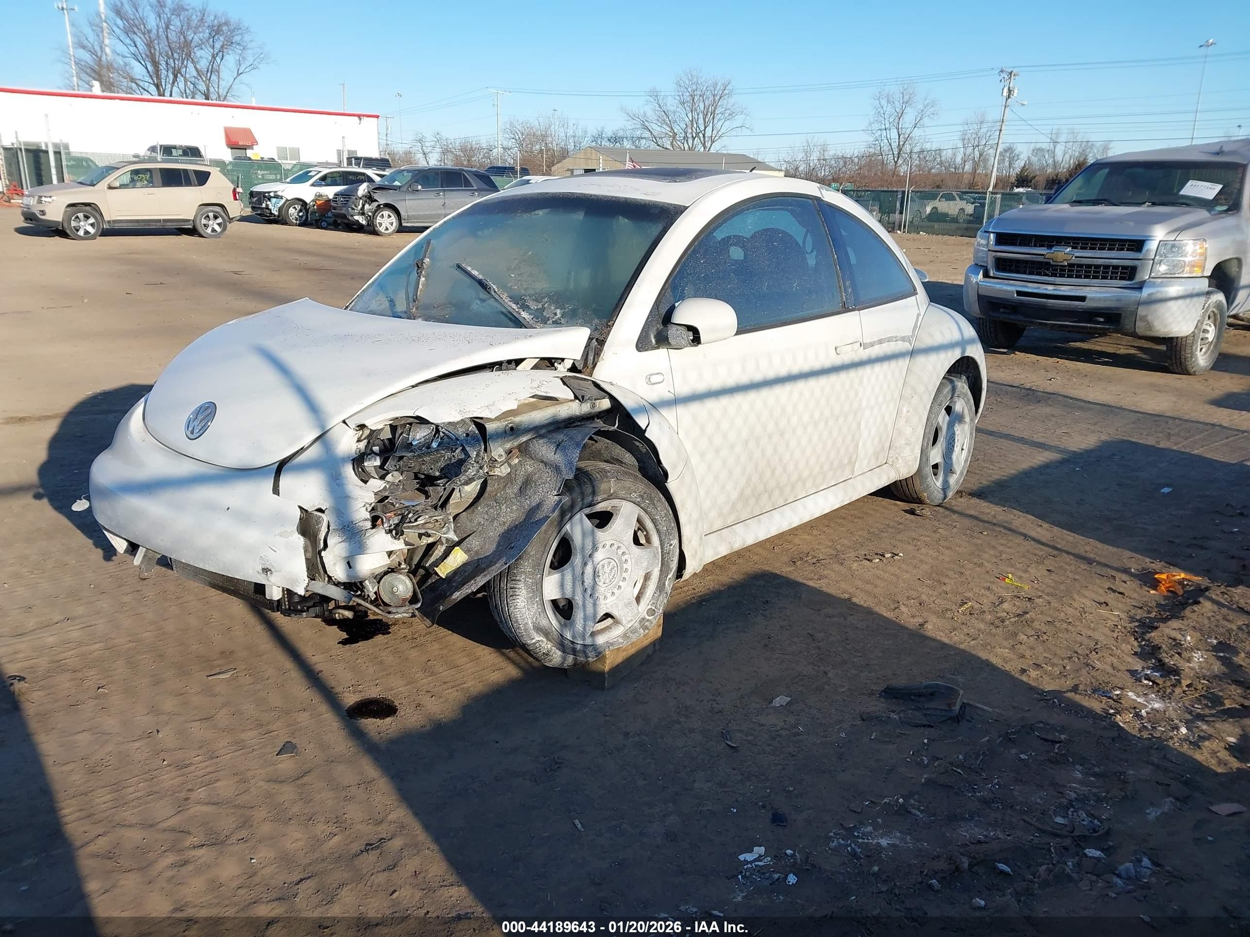 2001 Volkswagen New Beetle Gls White vin: 3VWCB21C01M435057