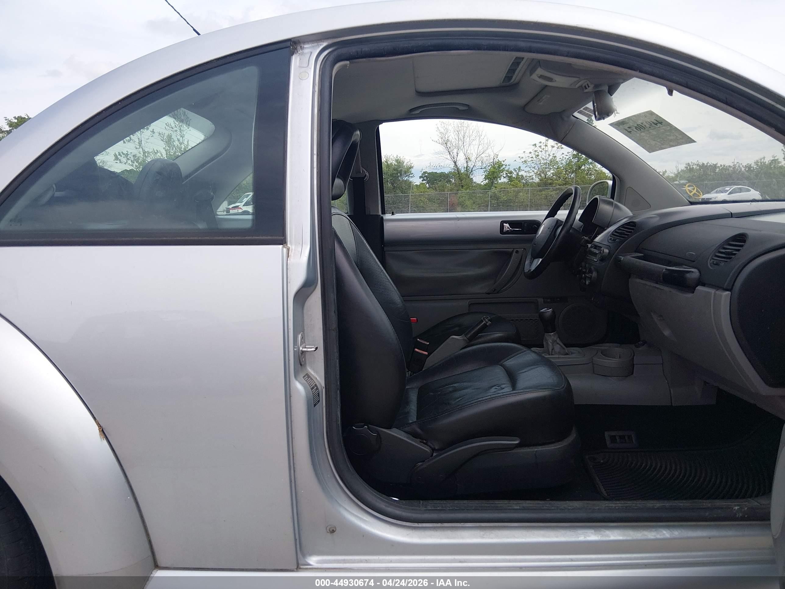 2002 Volkswagen New Beetle Gls Silver vin: 3VWCB21C12M416843