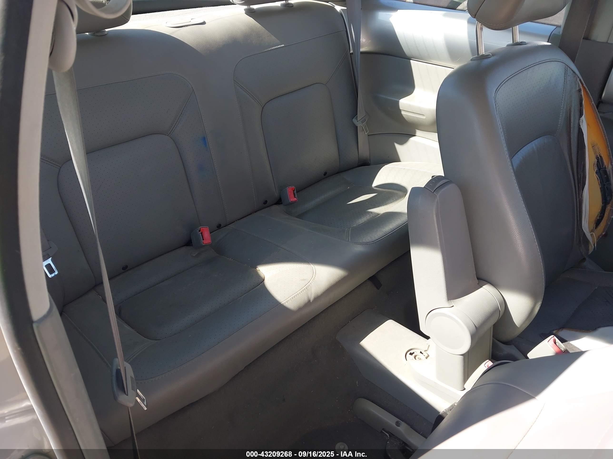 2001 Volkswagen New Beetle Gls Серебряный vin: 3VWCB21C21M457612