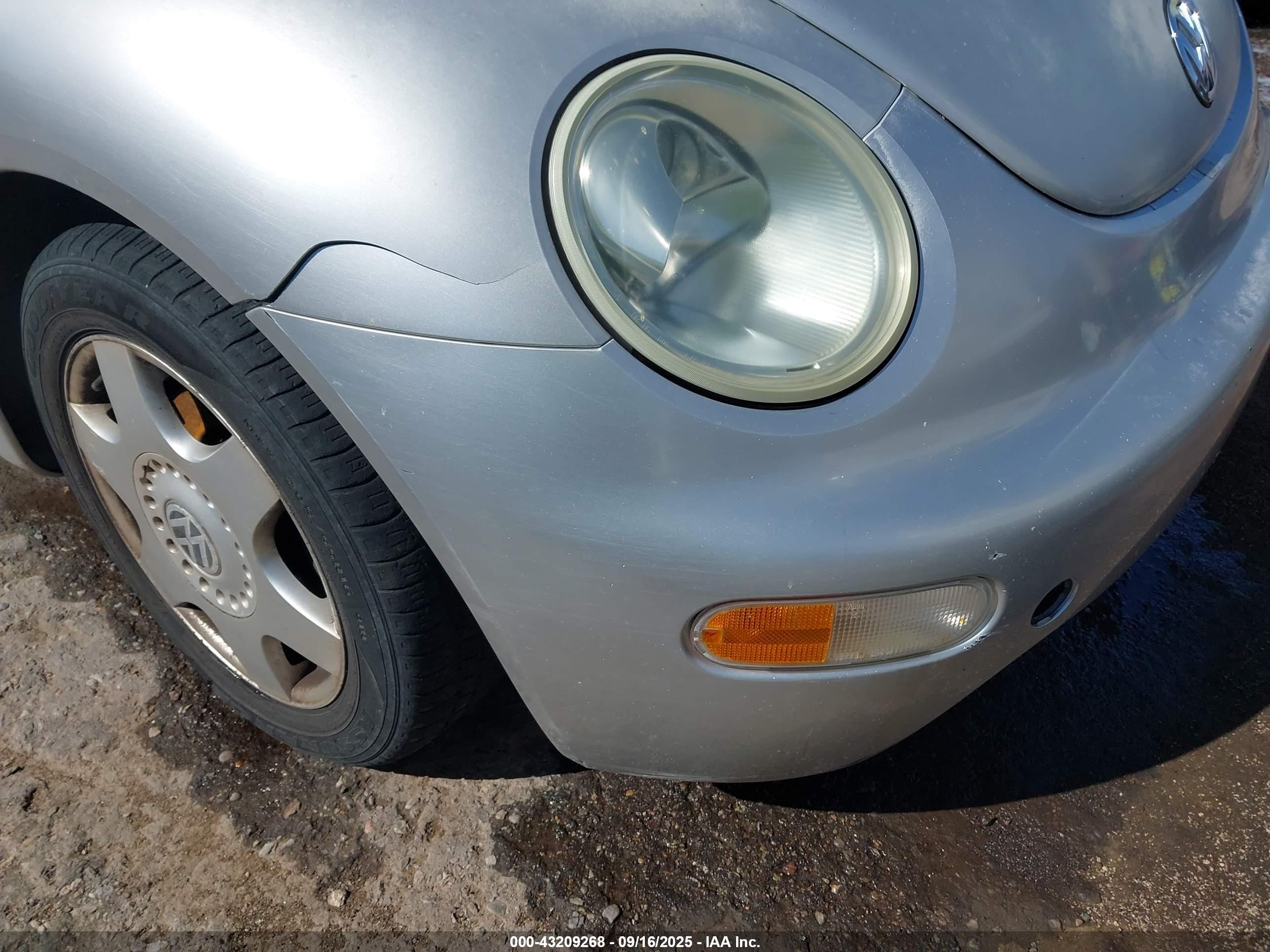 2001 Volkswagen New Beetle Gls Серебряный vin: 3VWCB21C21M457612