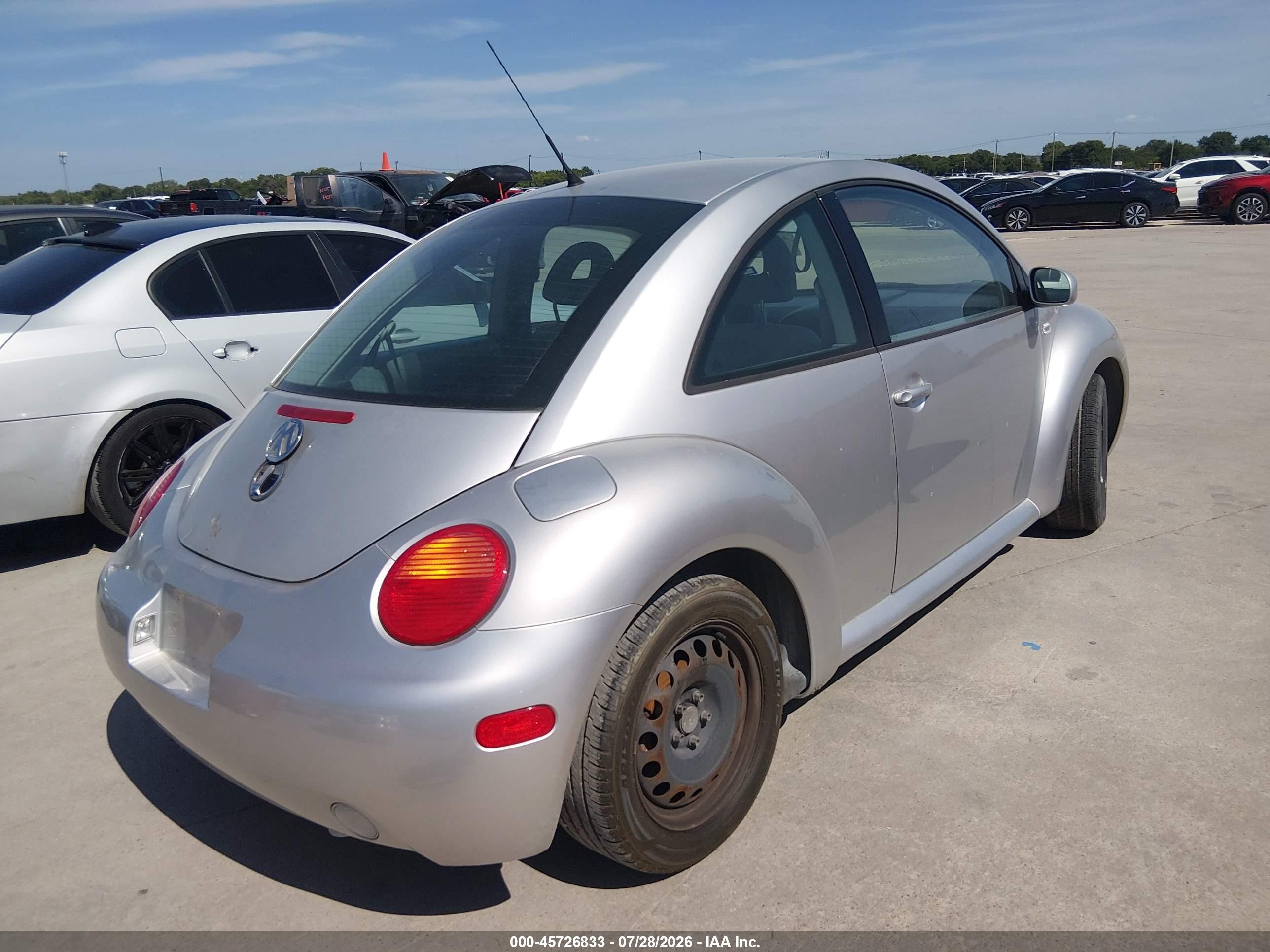 2001 Volkswagen New Beetle Gls Серебряный vin: 3VWCB21C61M454826