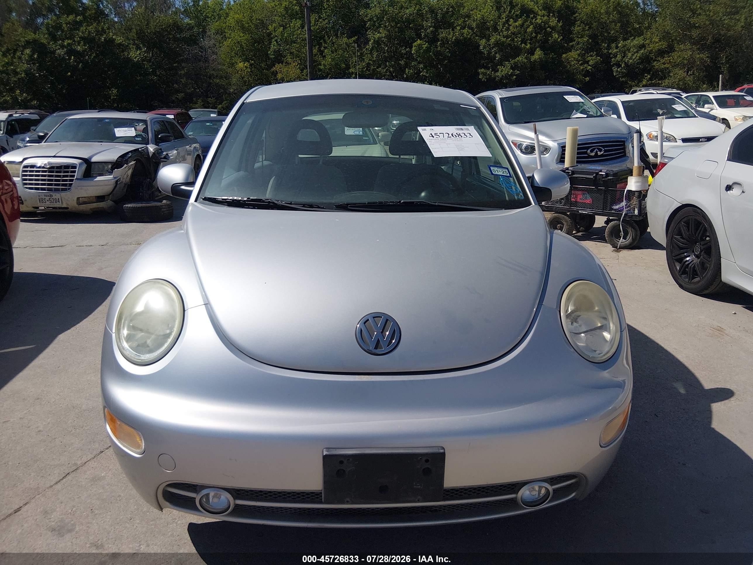 2001 Volkswagen New Beetle Gls Серебряный vin: 3VWCB21C61M454826