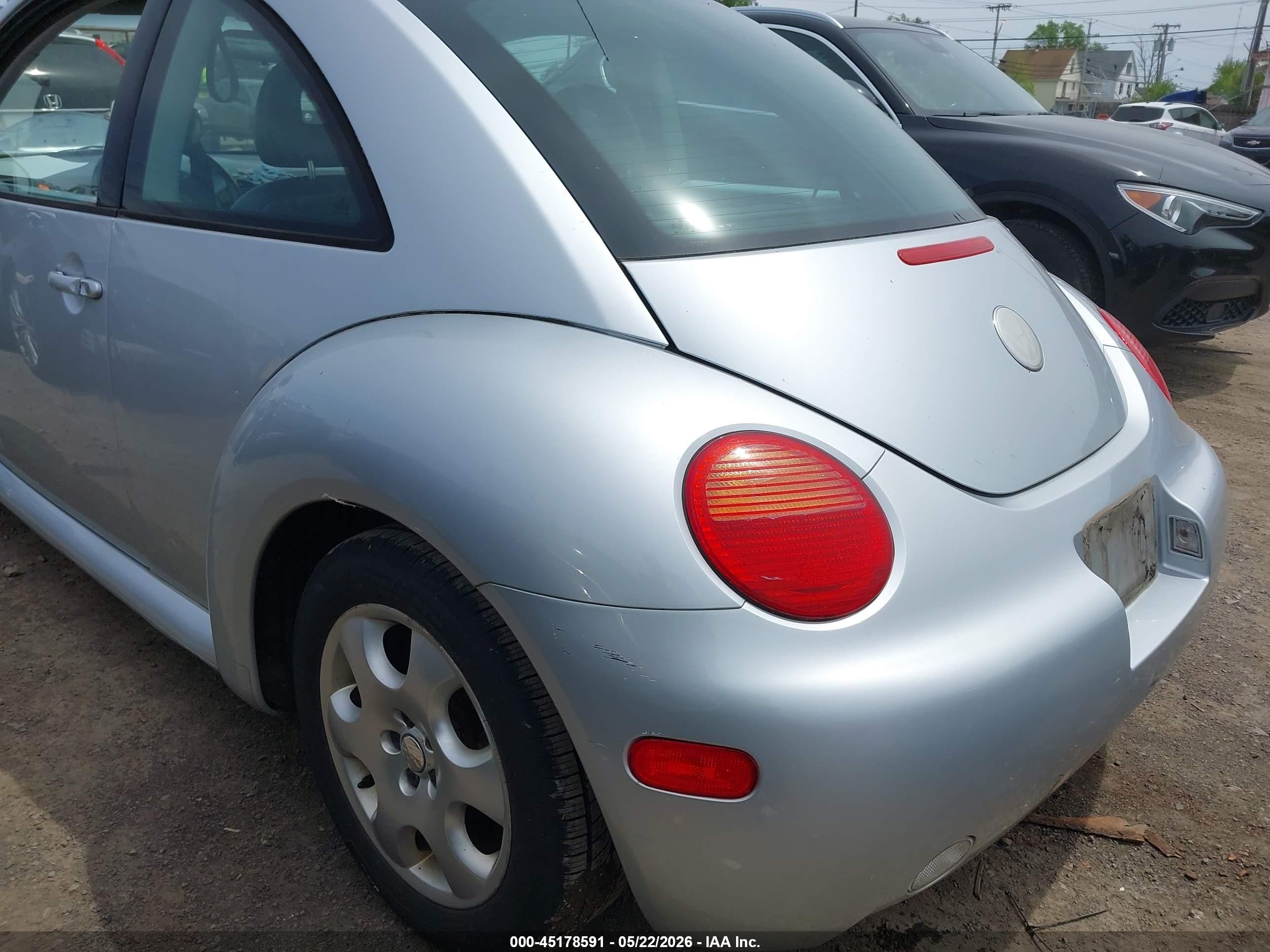 2002 Volkswagen New Beetle Gls Серебряный vin: 3VWCB21C62M442421