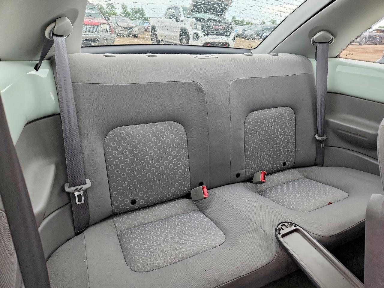 2002 Volkswagen New Beetle Gls White vin: 3VWCB21C62M453208