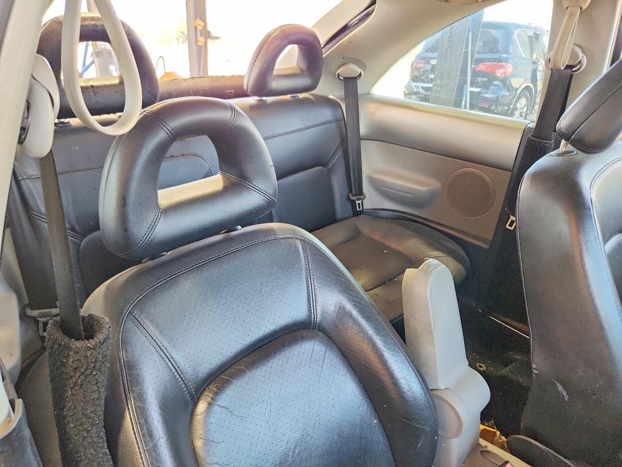 2002 Volkswagen New Beetle Gls Silver vin: 3VWCB21C82M419190