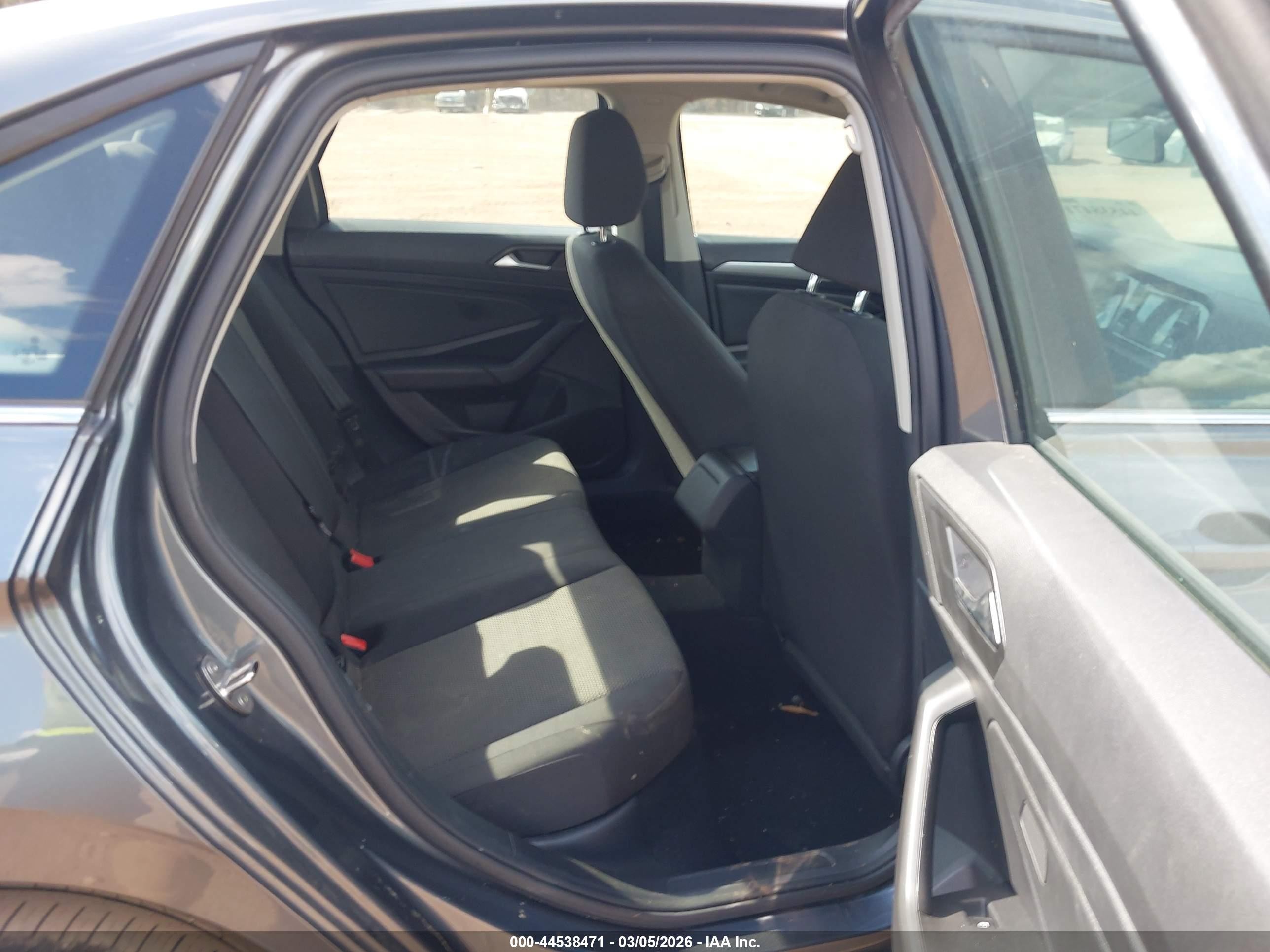 2019 Volkswagen Jetta 1.4t R-line/1.4t S/1.4t Se Черный vin: 3VWCB7BU4KM135303