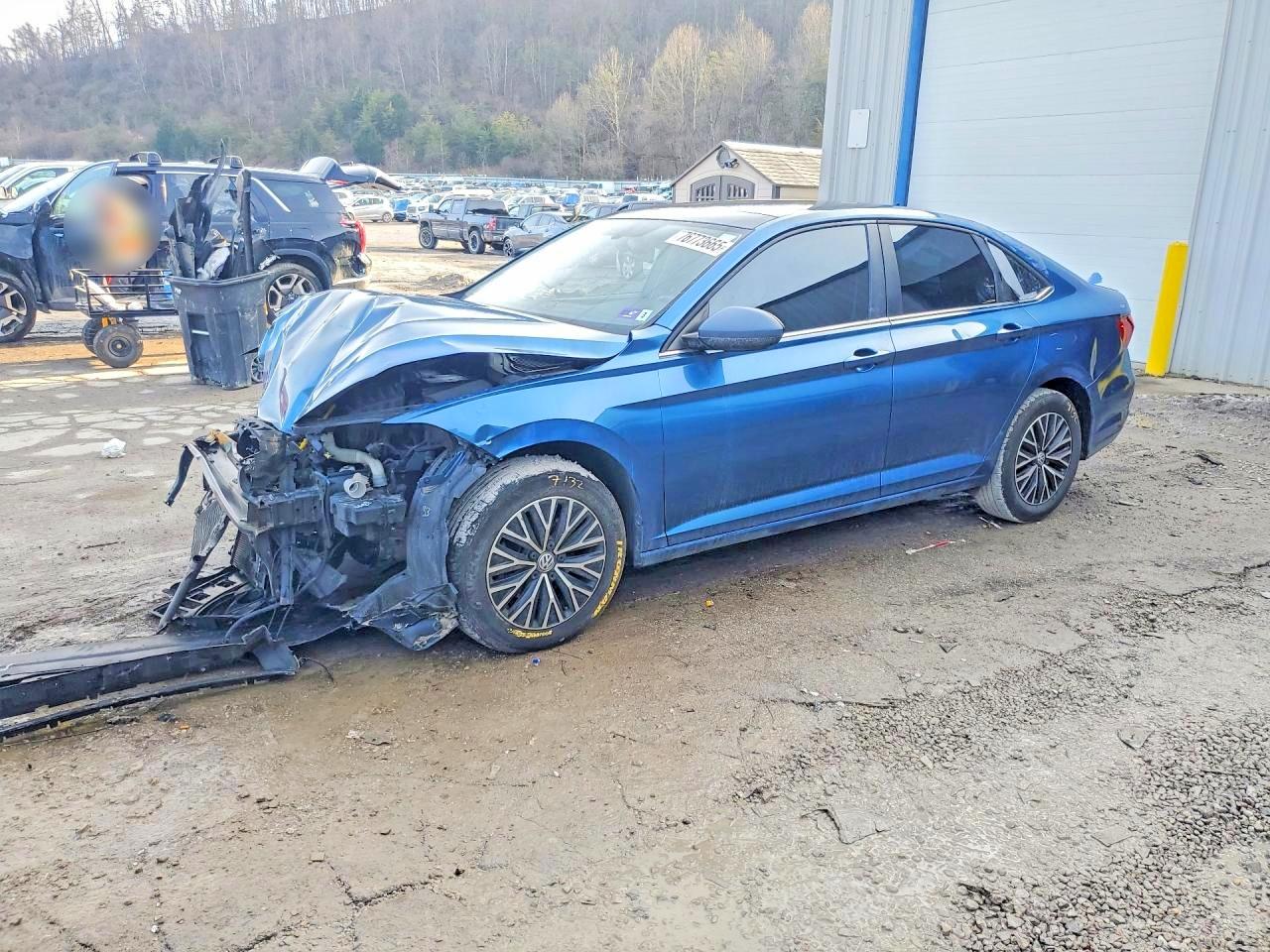 3VWCB7BU4LM004082