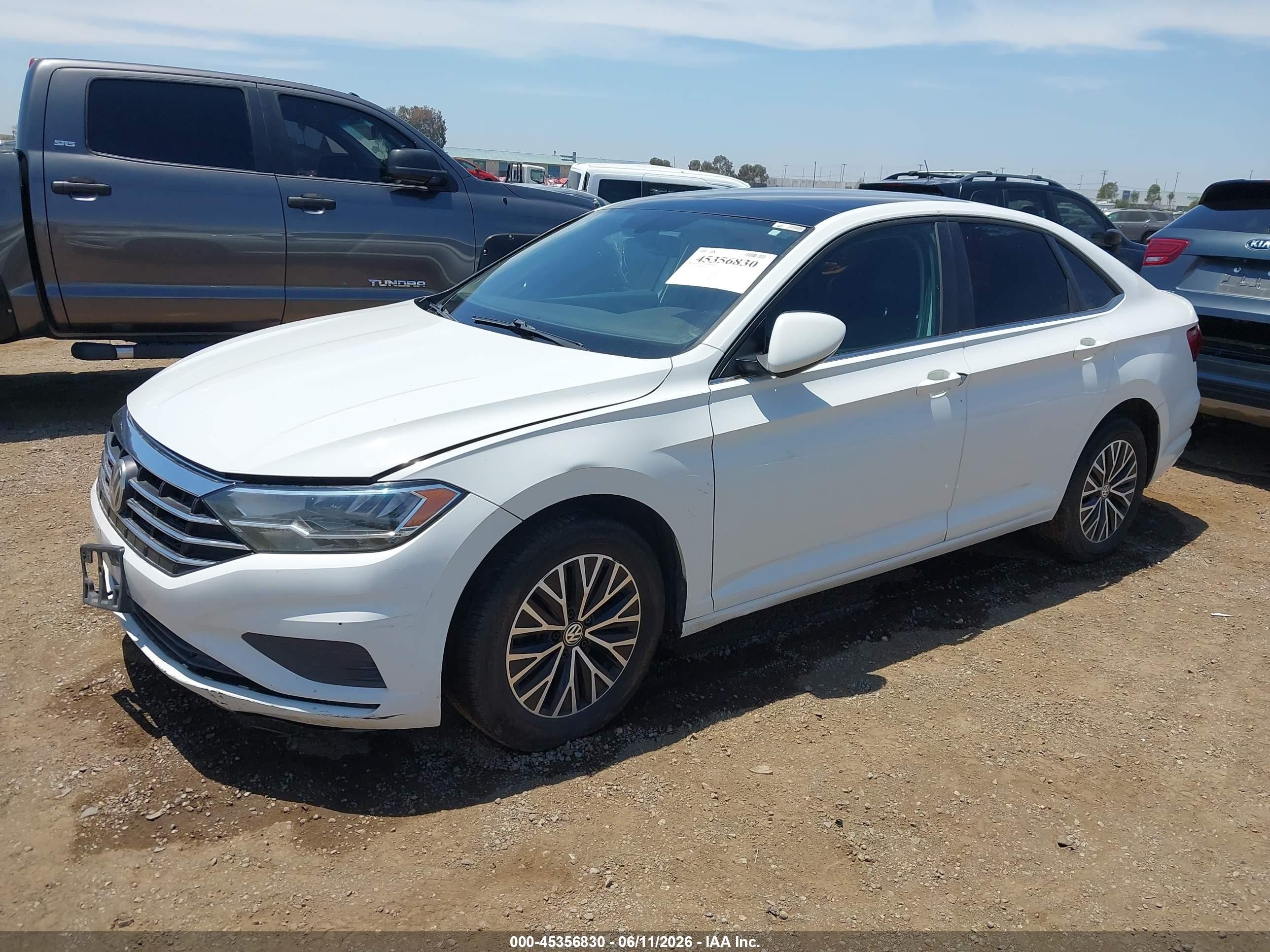 2019 Volkswagen Jetta 1.4t R-line/1.4t S/1.4t Se Белый vin: 3VWCB7BU8KM149804