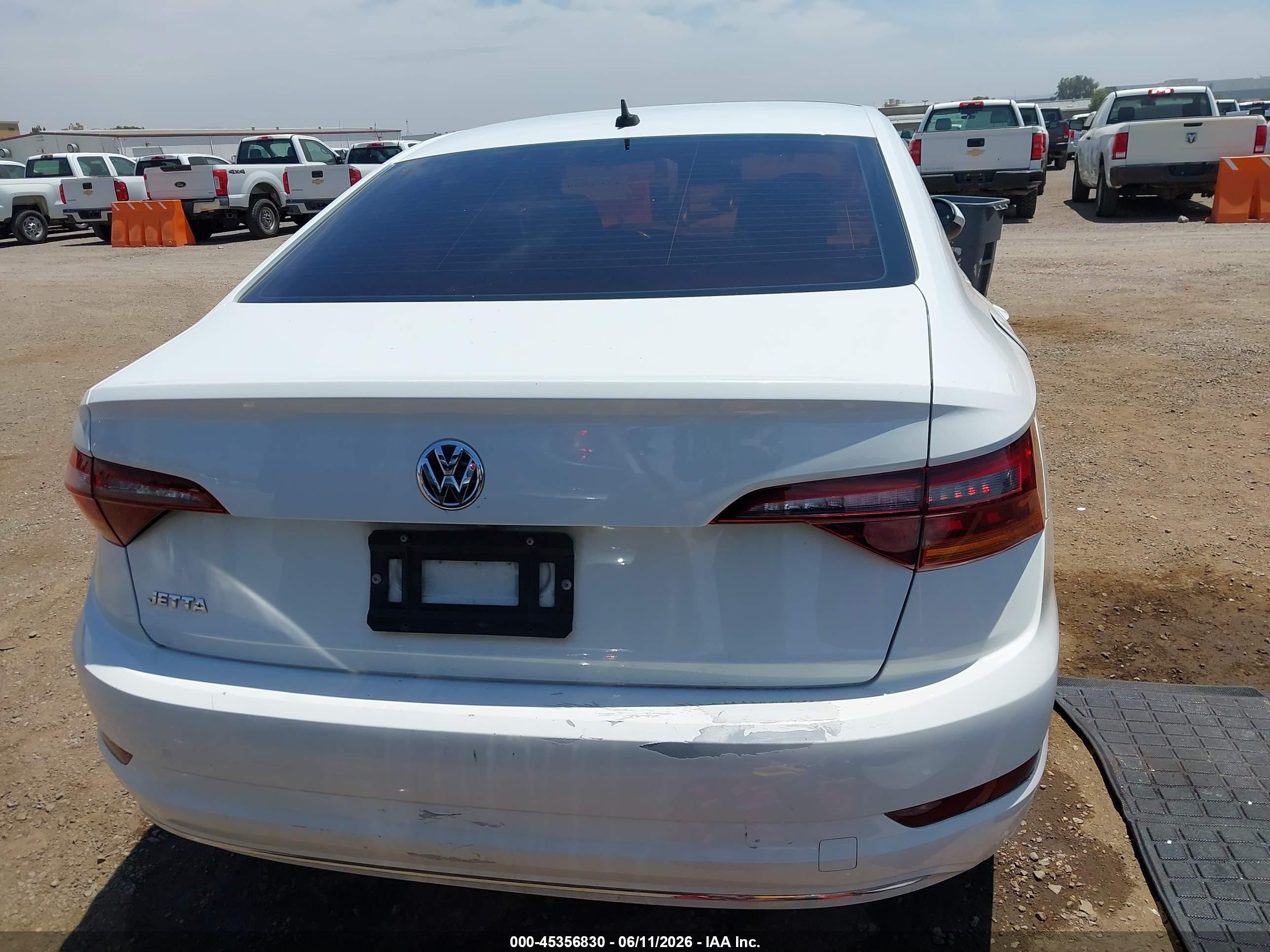 2019 Volkswagen Jetta 1.4t R-line/1.4t S/1.4t Se Белый vin: 3VWCB7BU8KM149804