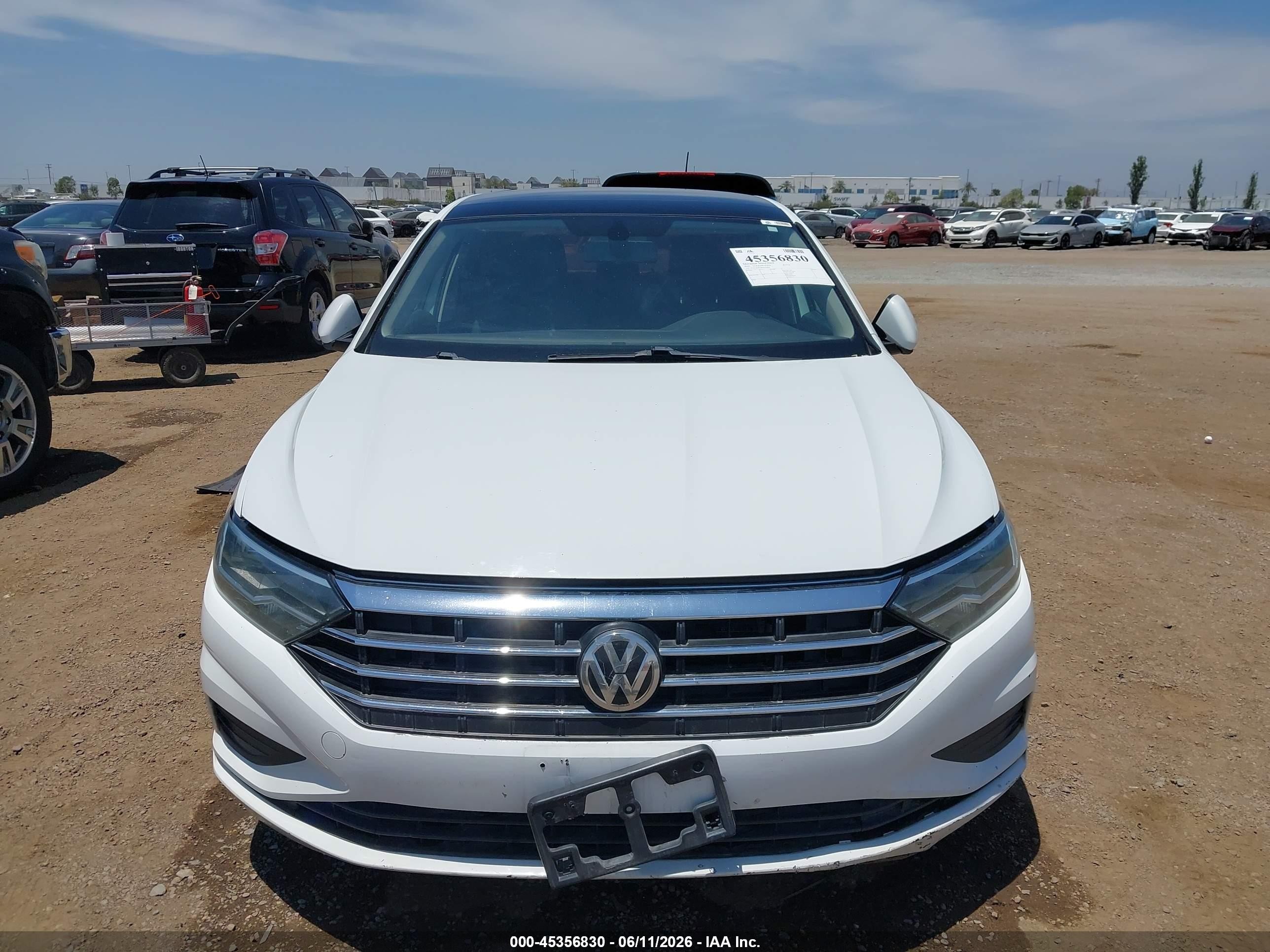 2019 Volkswagen Jetta 1.4t R-line/1.4t S/1.4t Se Белый vin: 3VWCB7BU8KM149804