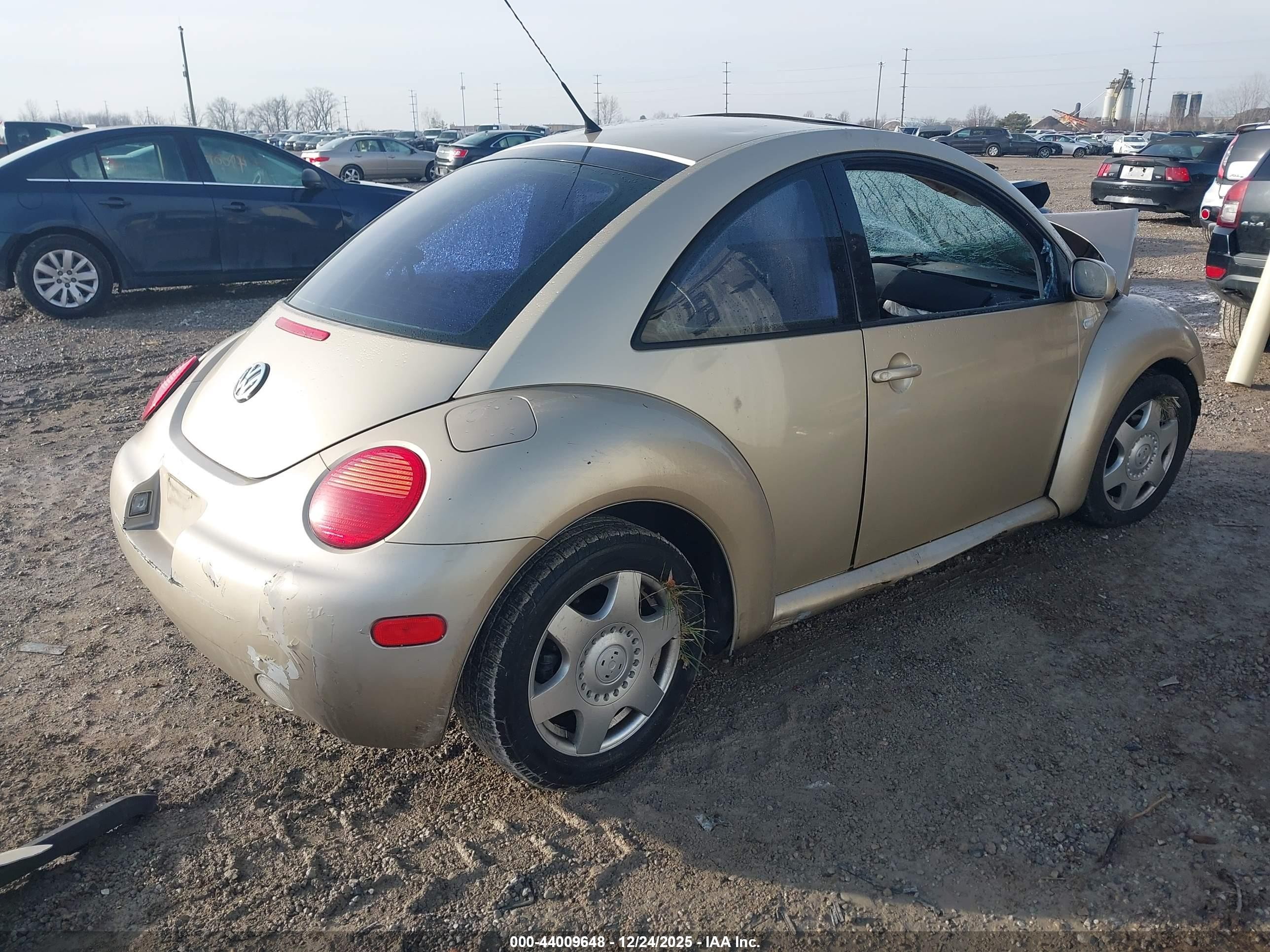 2001 Volkswagen New Beetle Gls 1.8l Turbo Gold vin: 3VWCC21C01M423276