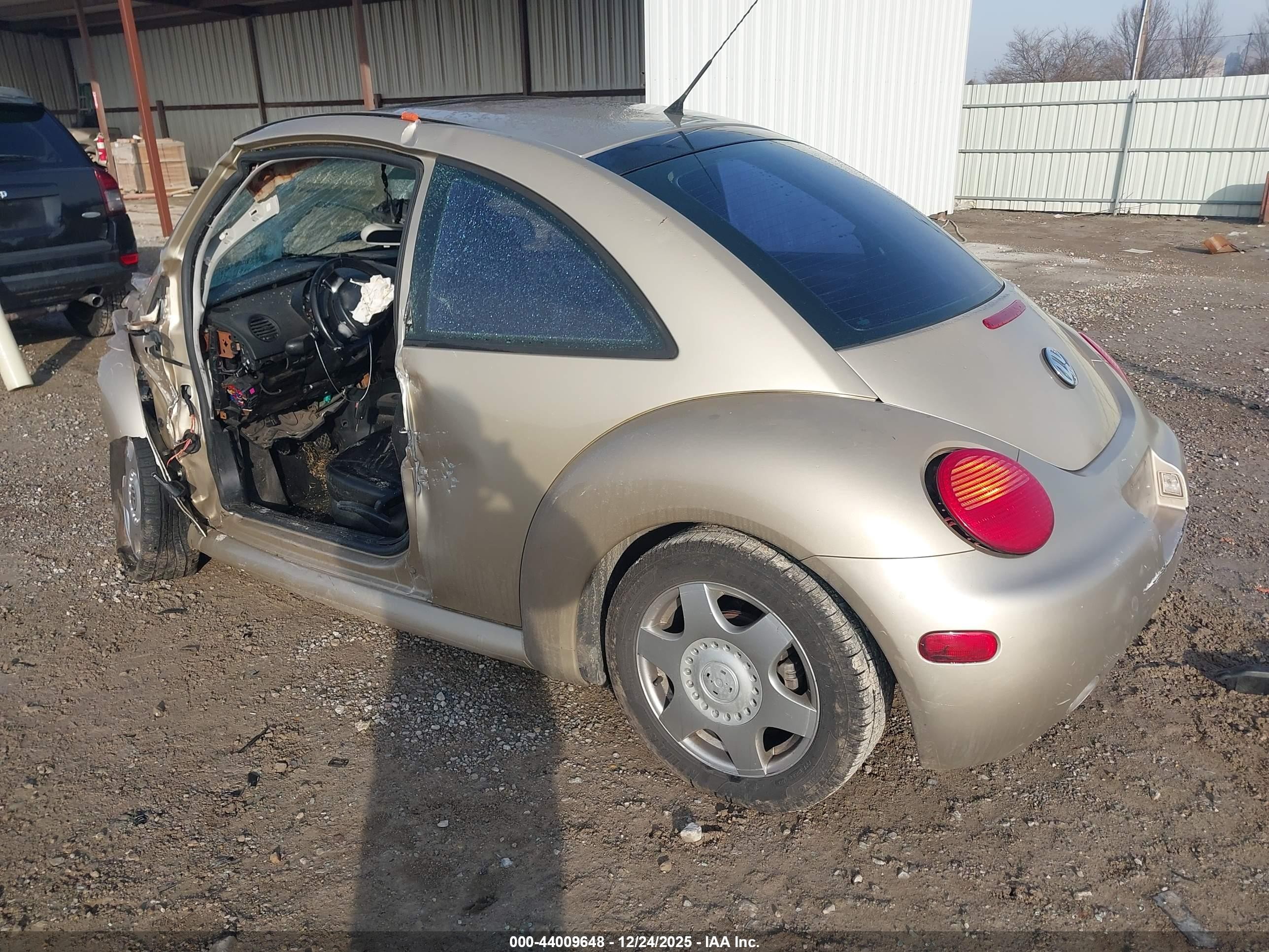 2001 Volkswagen New Beetle Gls 1.8l Turbo Gold vin: 3VWCC21C01M423276