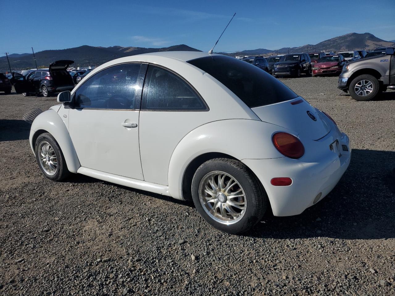 1999 Volkswagen New Beetle Gls White vin: 3VWCC21C1XM402302