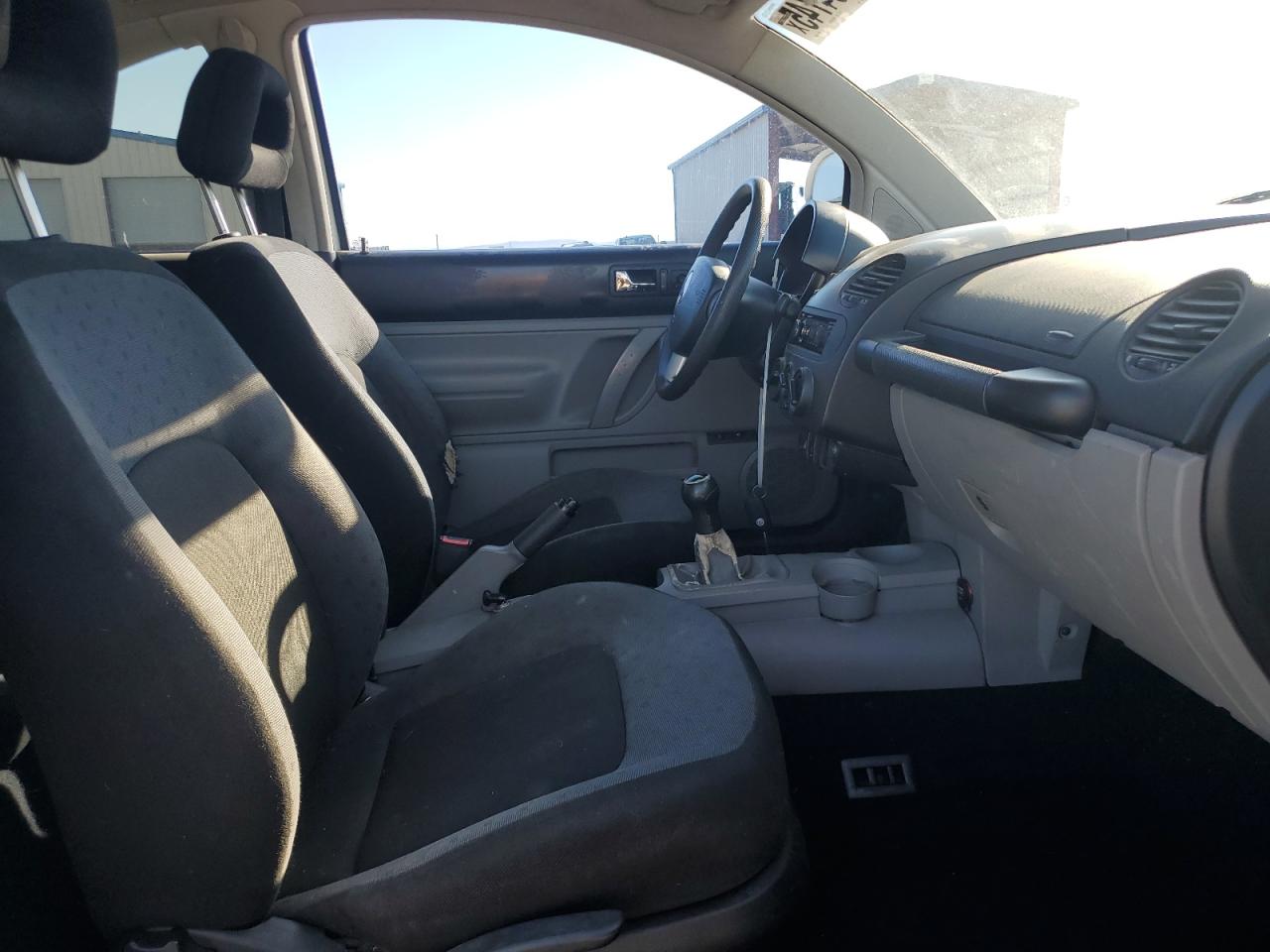 1999 Volkswagen New Beetle Gls White vin: 3VWCC21C1XM402302