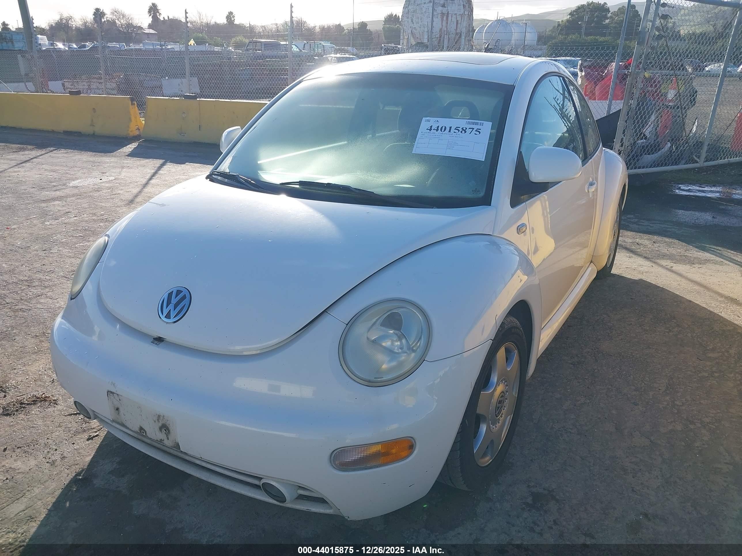 1999 Volkswagen New Beetle Gls White vin: 3VWCC21C1XM449586