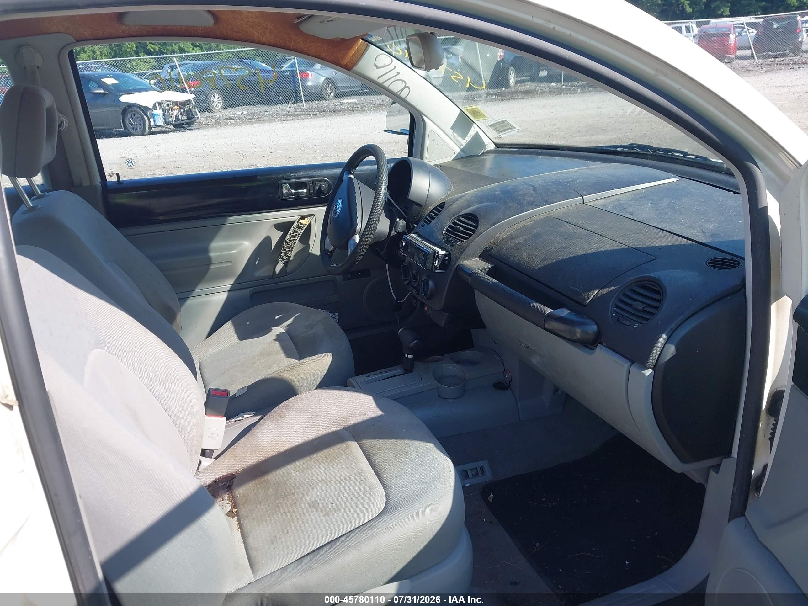 1999 Volkswagen New Beetle Gls White vin: 3VWCC21C4XM407851