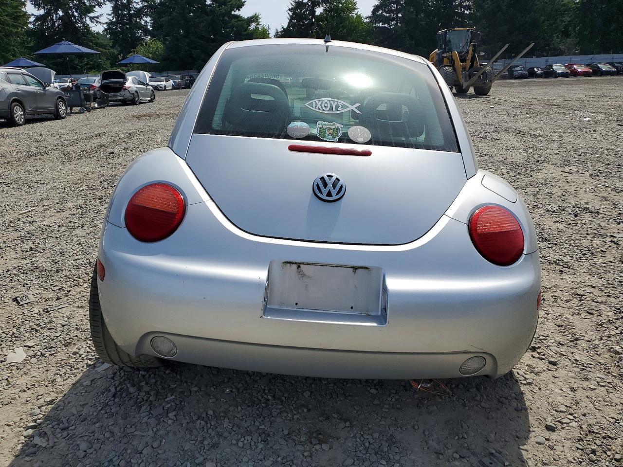 1999 Volkswagen New Beetle Gls Серебряный vin: 3VWCC21C4XM443197