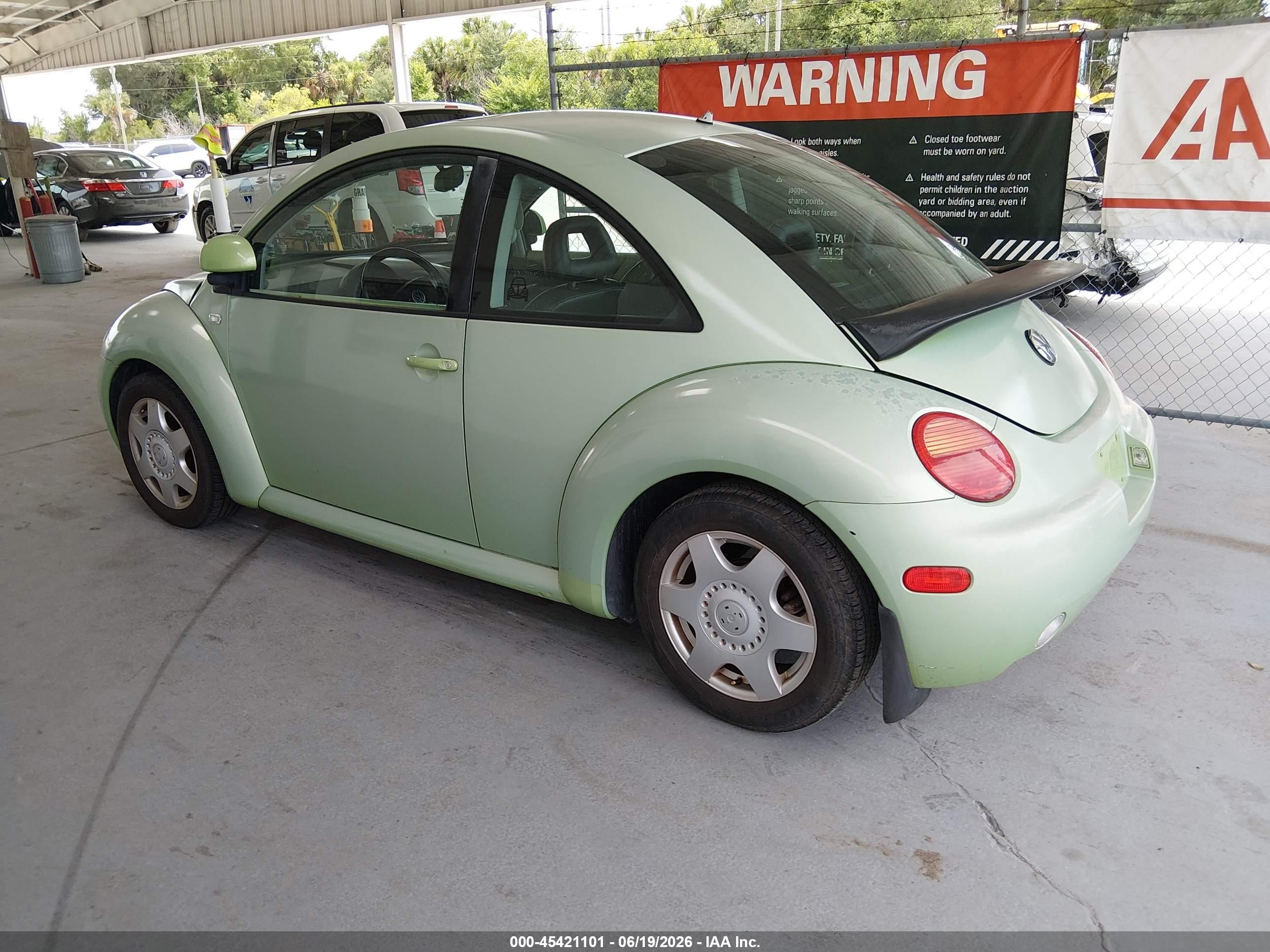 2000 Volkswagen New Beetle Gls Green vin: 3VWCC21C4YM422383