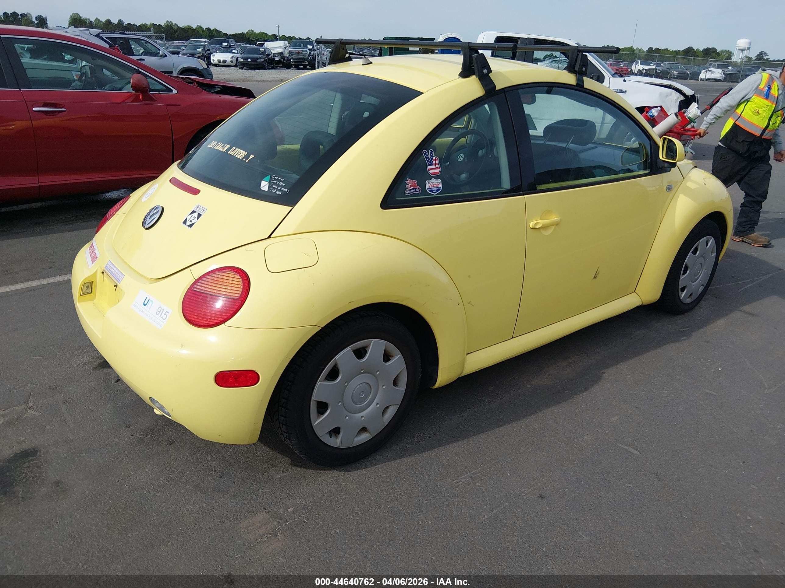 1999 Volkswagen New Beetle Gls Yellow vin: 3VWCC21C5XM455200
