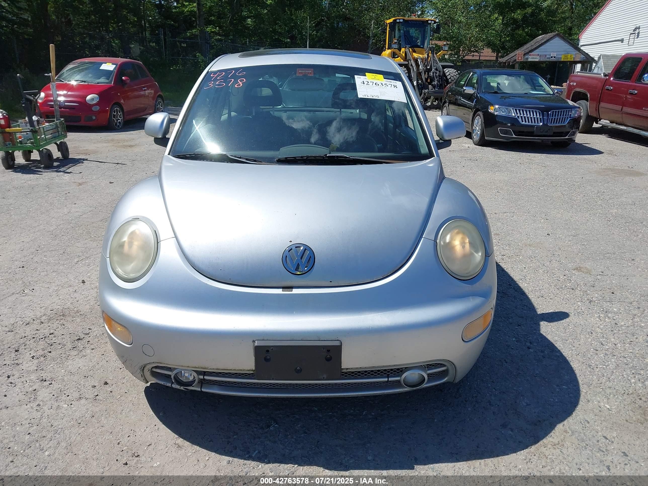 1999 Volkswagen New Beetle Gls Silver vin: 3VWCC21C5XM460753