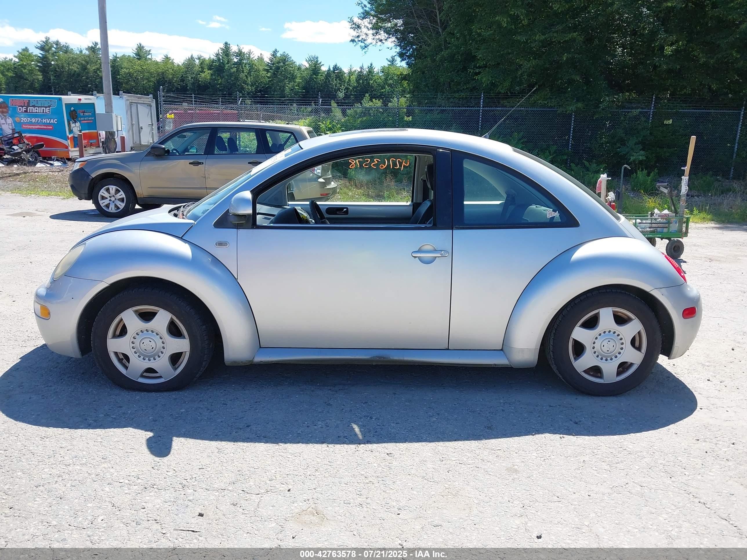 1999 Volkswagen New Beetle Gls Silver vin: 3VWCC21C5XM460753