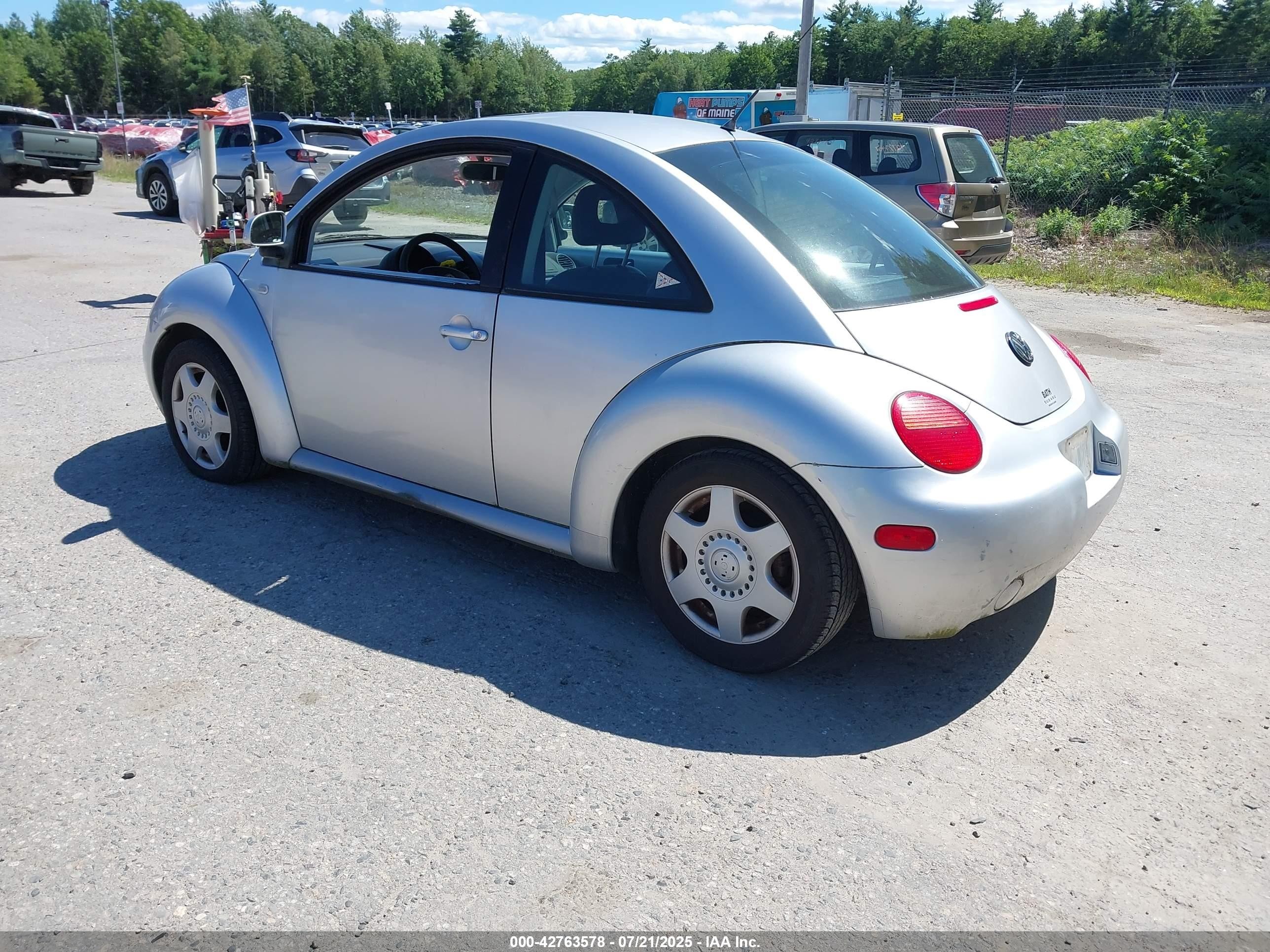 1999 Volkswagen New Beetle Gls Silver vin: 3VWCC21C5XM460753