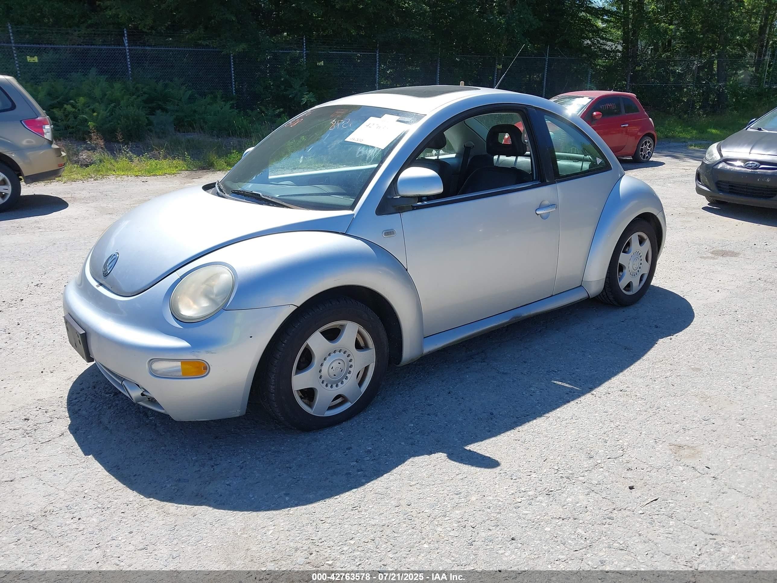1999 Volkswagen New Beetle Gls Silver vin: 3VWCC21C5XM460753