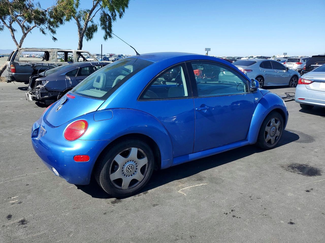 2000 Volkswagen New Beetle Gls Blue vin: 3VWCC21C5YM498890