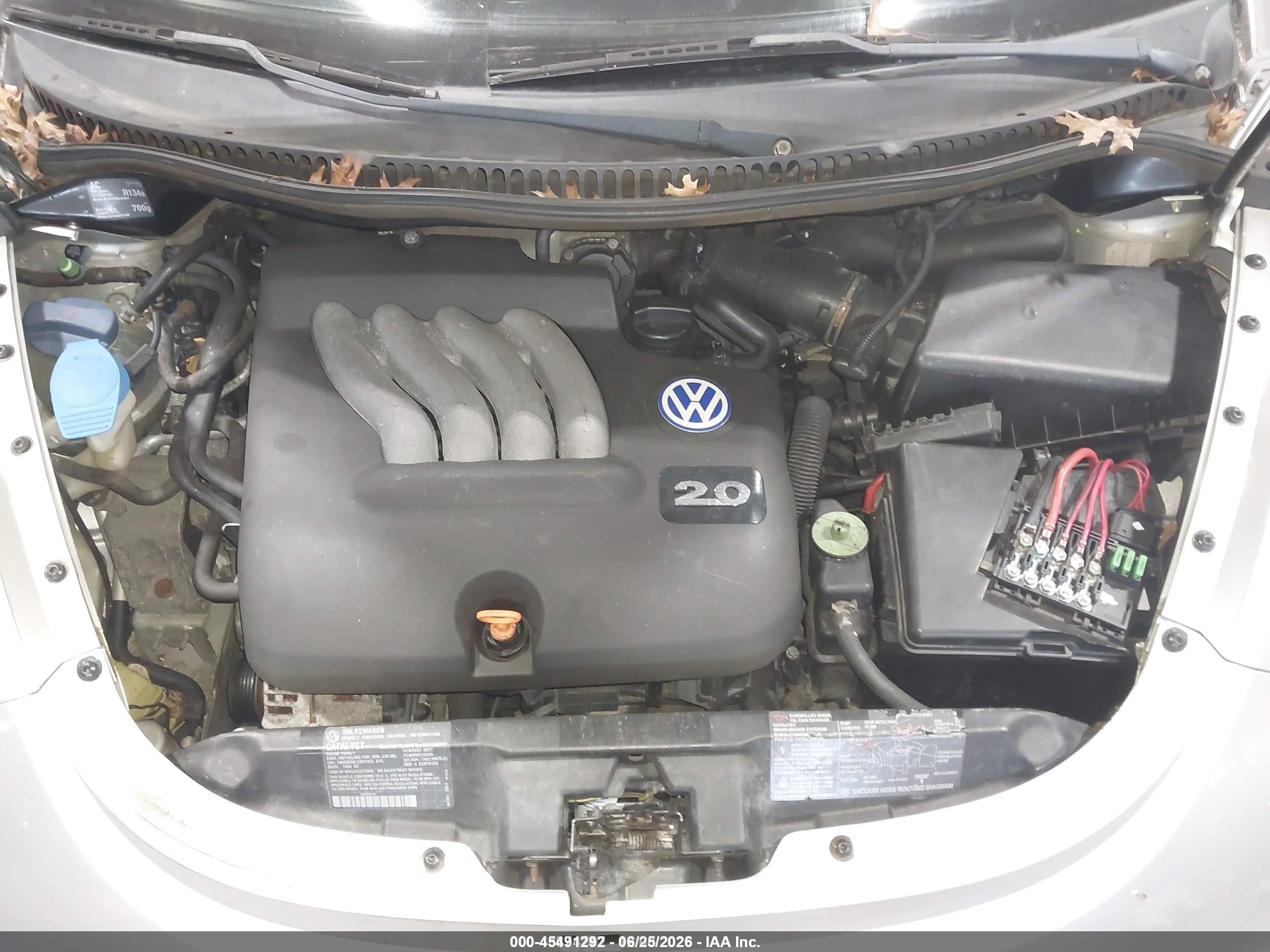 2000 Volkswagen New Beetle Gls Silver vin: 3VWCC21C6YM497750