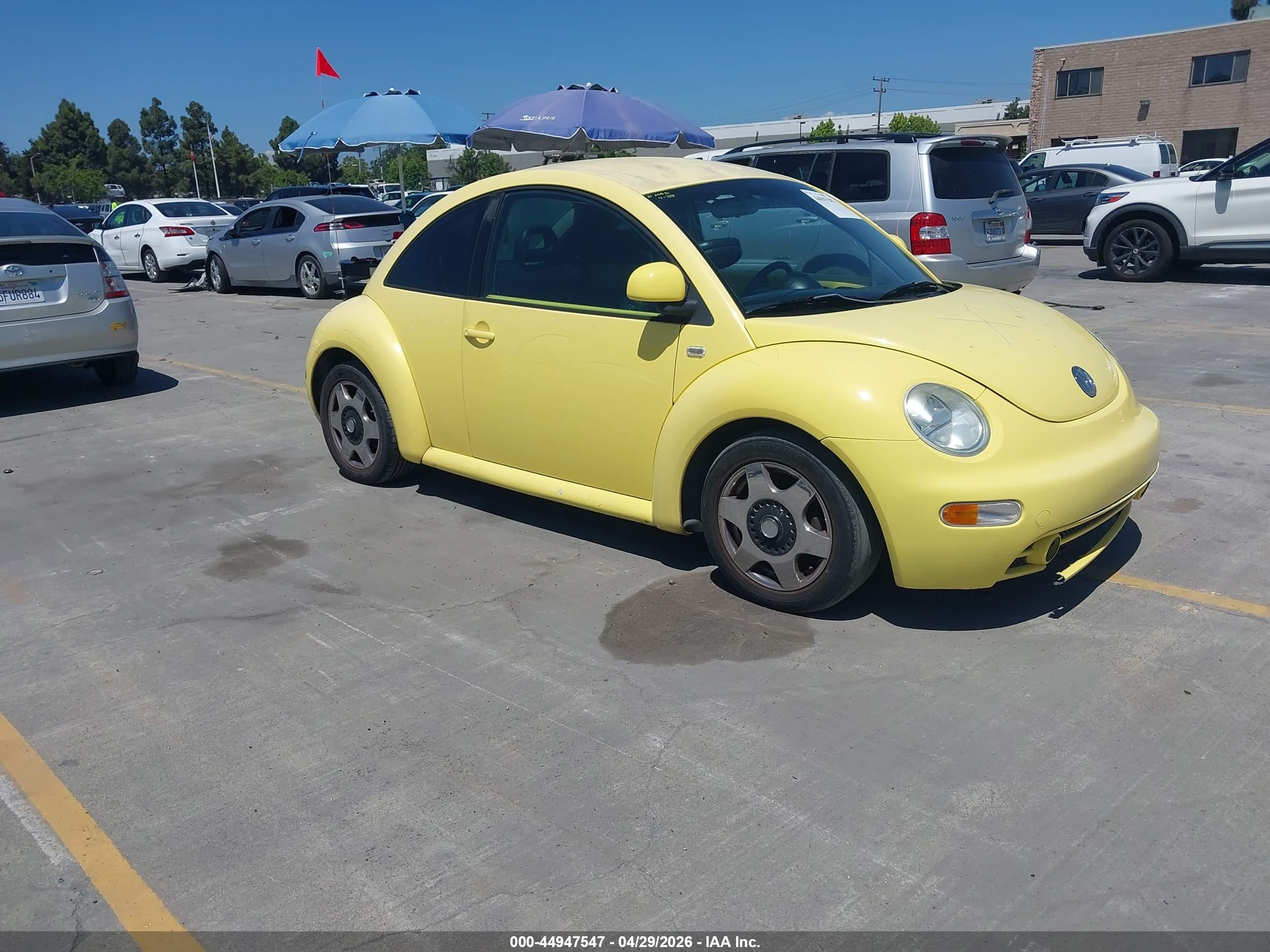 1999 Volkswagen New Beetle Gls Yellow vin: 3VWCC21C7XM447860