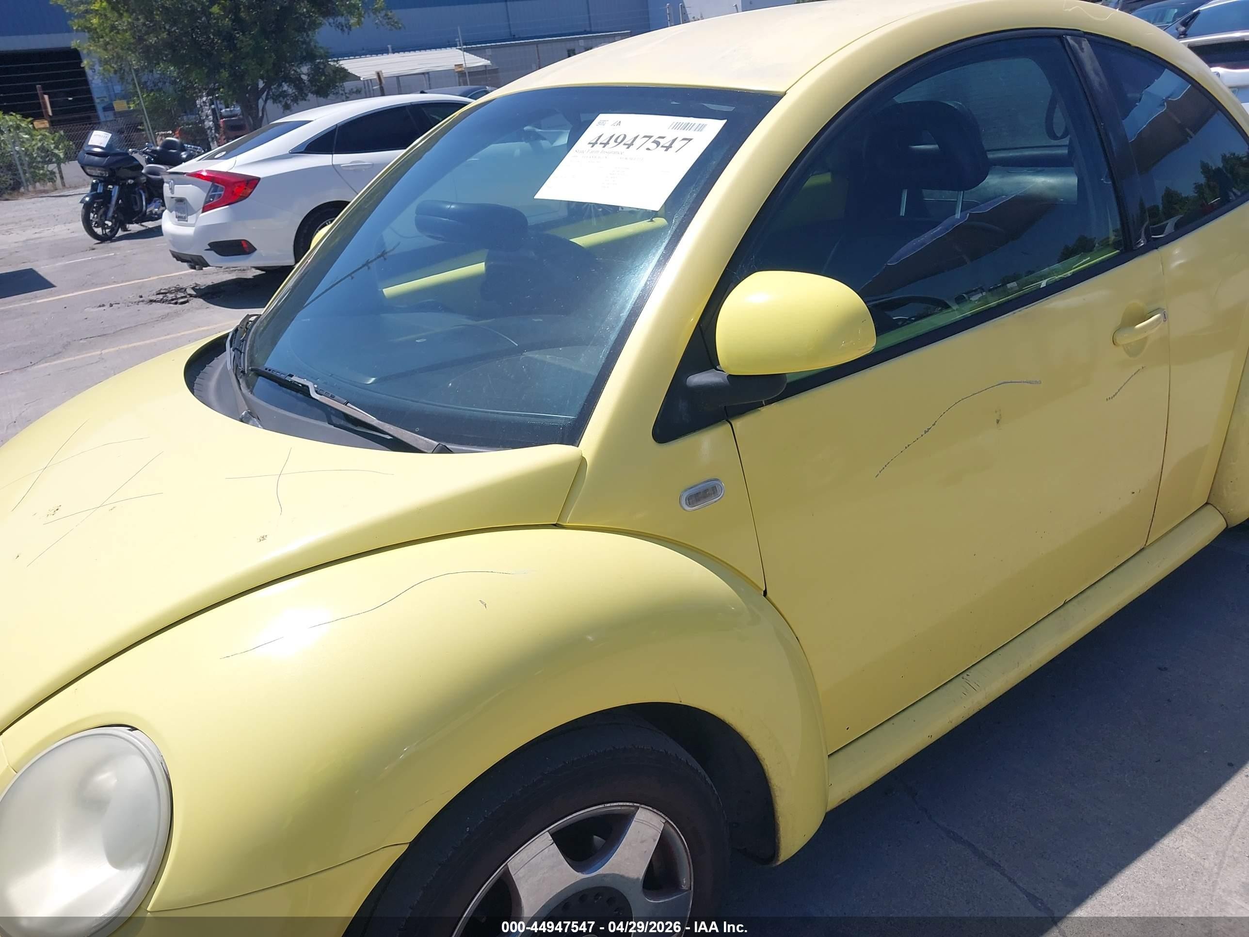 1999 Volkswagen New Beetle Gls Yellow vin: 3VWCC21C7XM447860