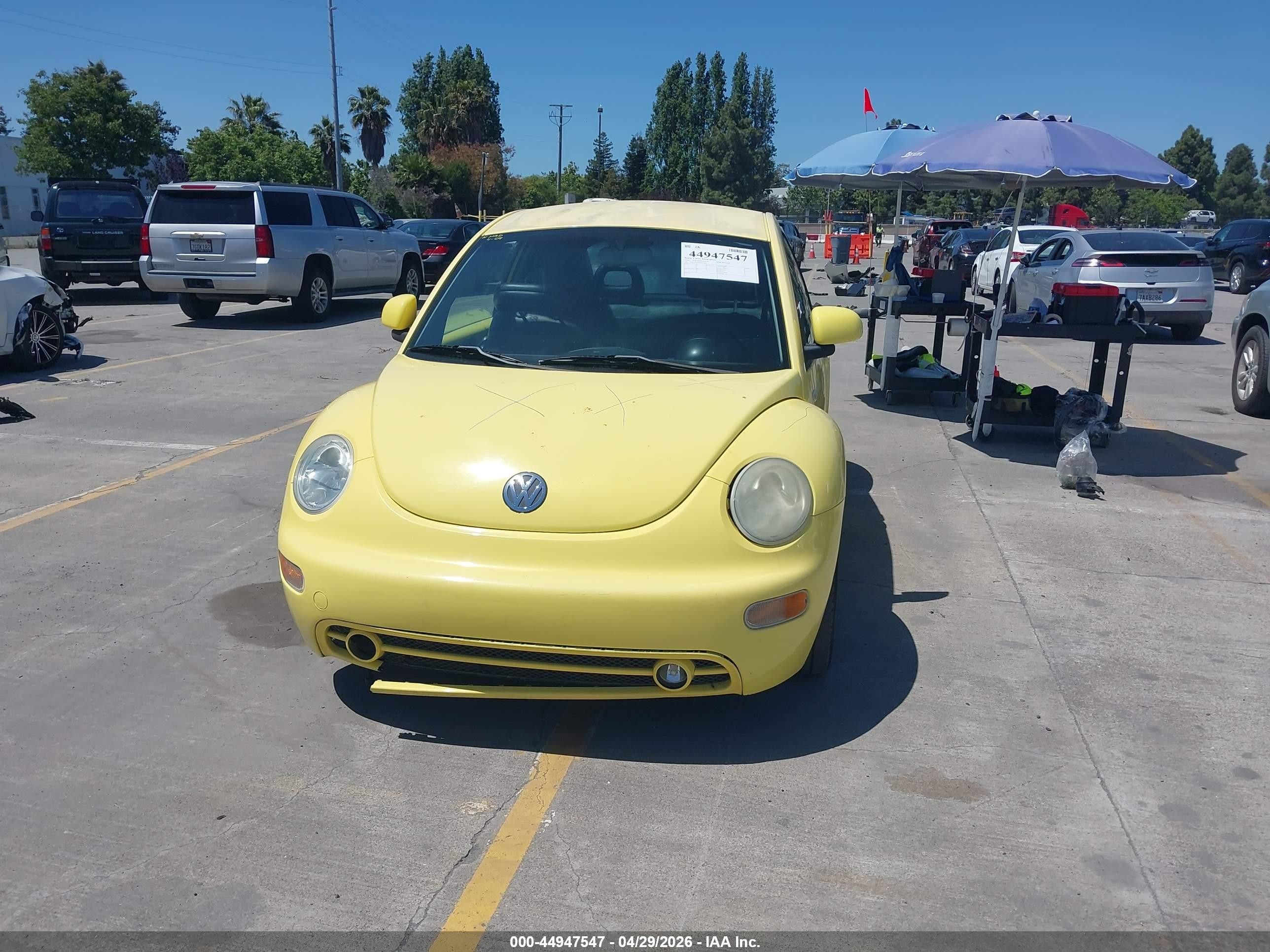 1999 Volkswagen New Beetle Gls Yellow vin: 3VWCC21C7XM447860