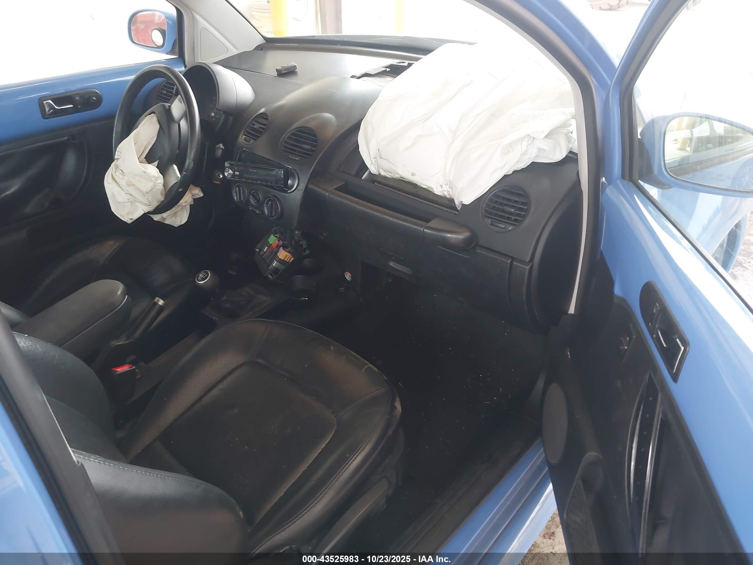 2001 Volkswagen New Beetle Gls 1.8l Turbo Blue vin: 3VWCC21C81M416849