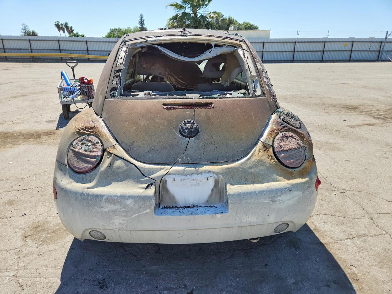 1999 Volkswagen New Beetle White vin: 3VWCC21C8XM405553