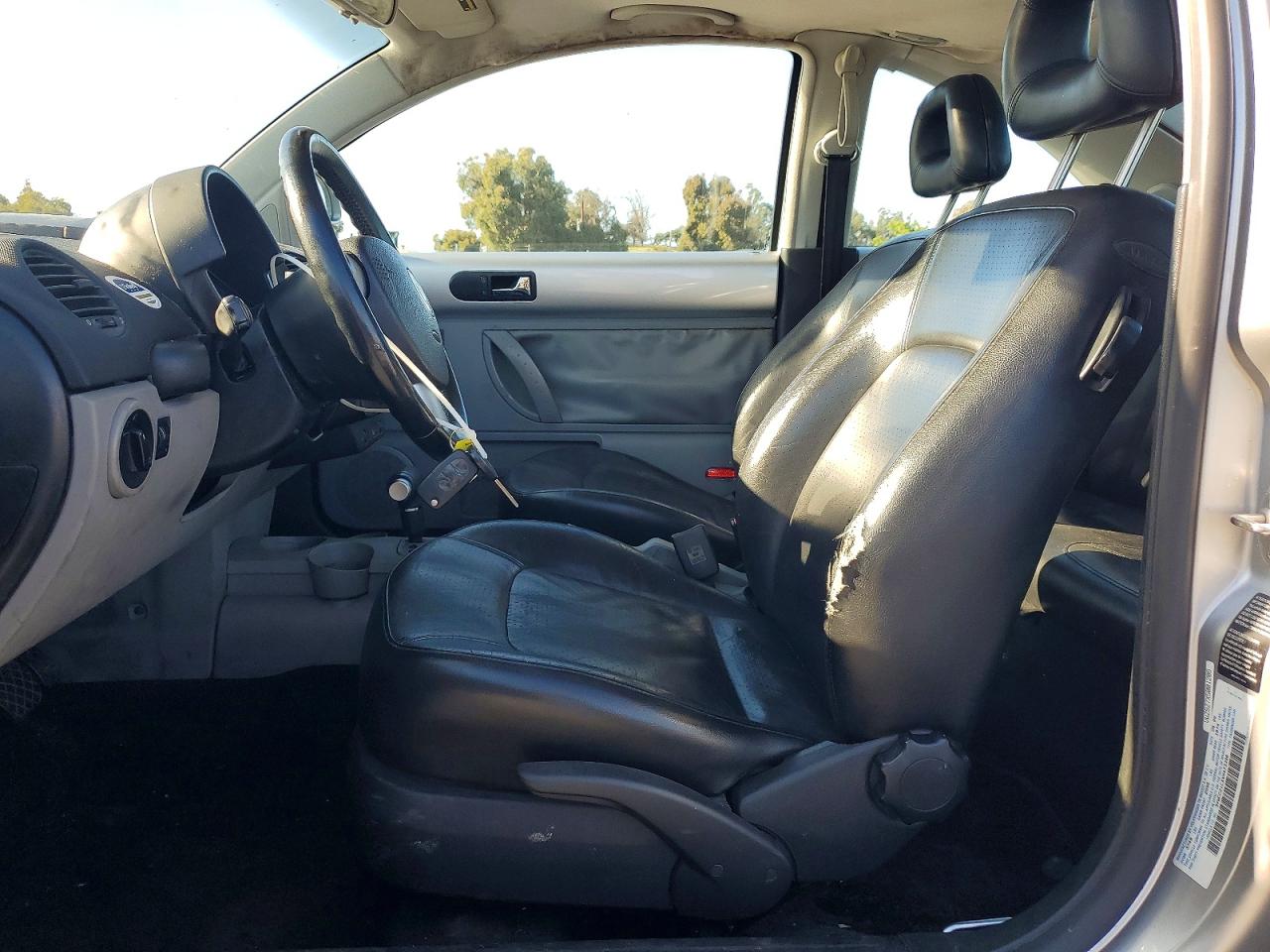1999 Volkswagen New Beetle 2.5l Silver vin: 3VWCC21CXXM473398