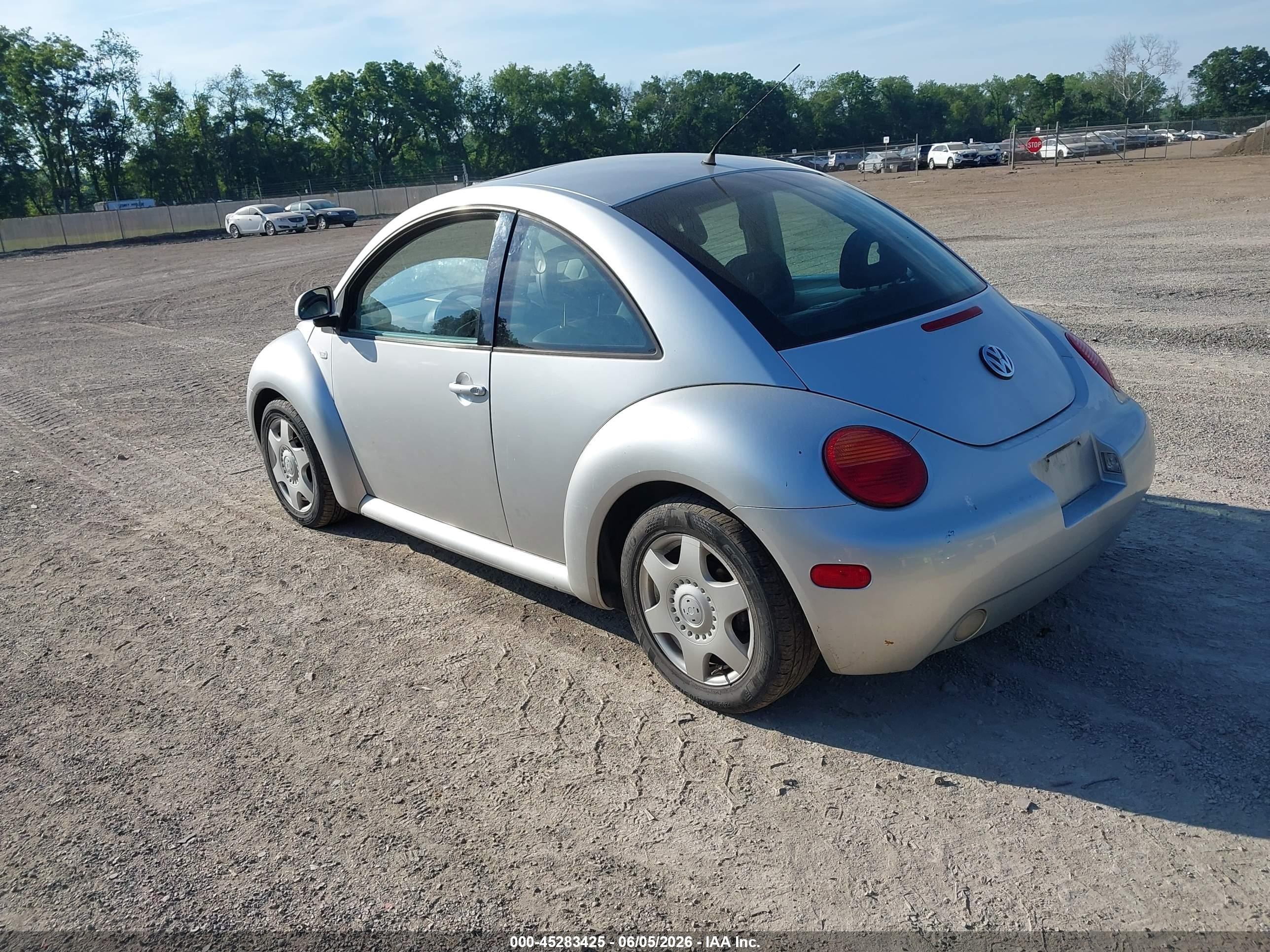 1999 Volkswagen New Beetle Gls Silver vin: 3VWCC21CXXM474261