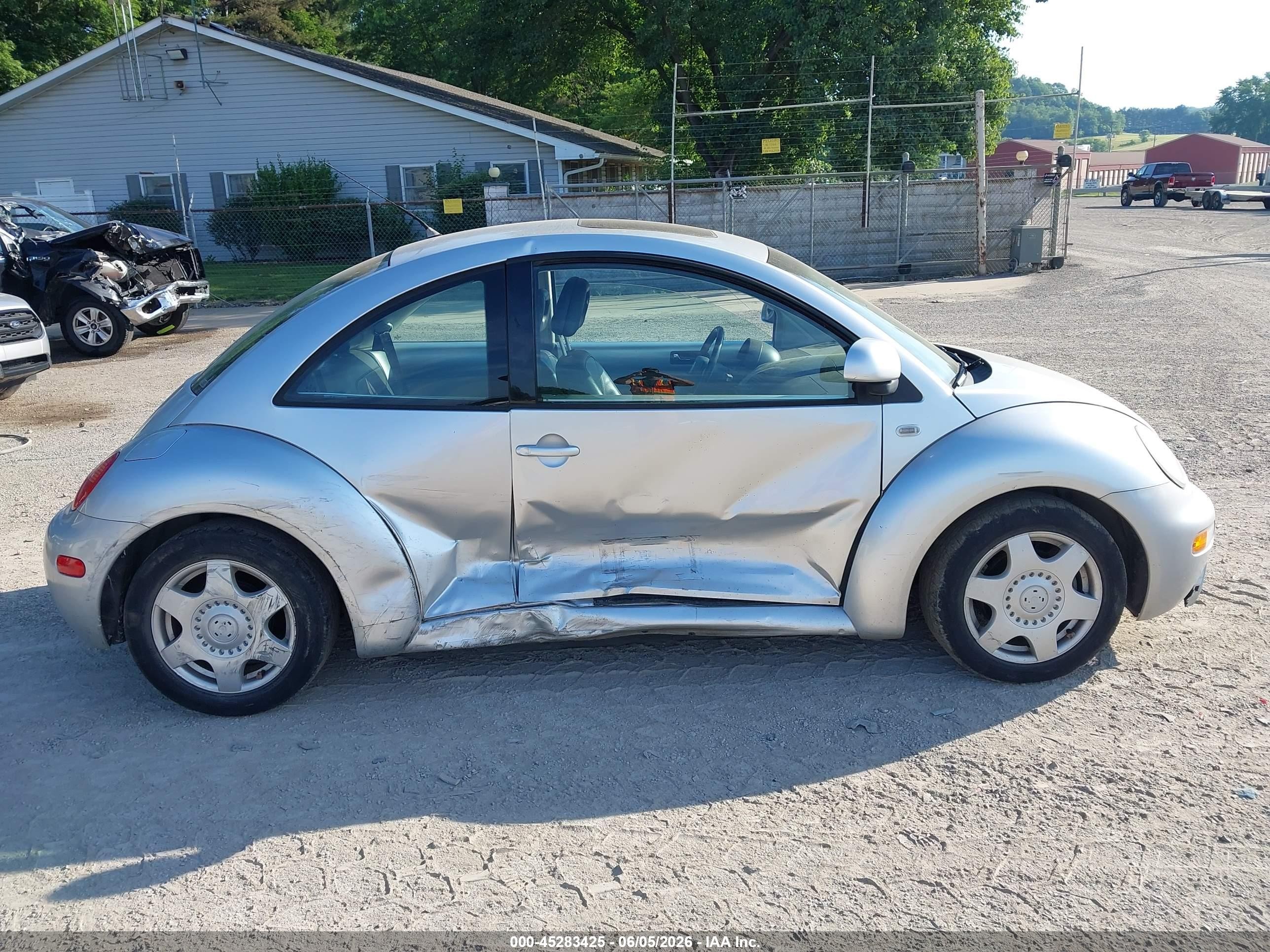 1999 Volkswagen New Beetle Gls Silver vin: 3VWCC21CXXM474261