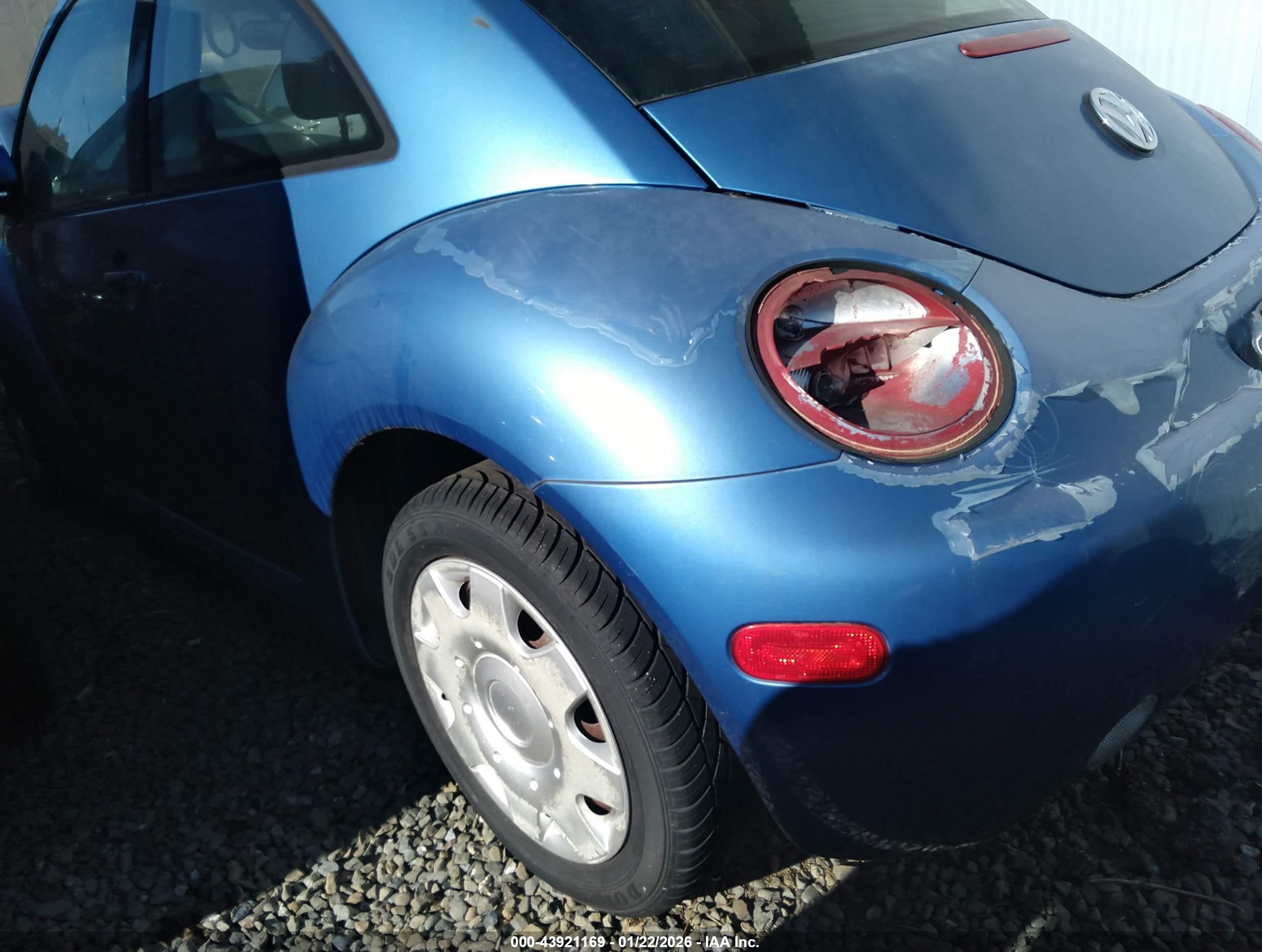 2000 Volkswagen New Beetle Gls Blue vin: 3VWCC21CXYM429841